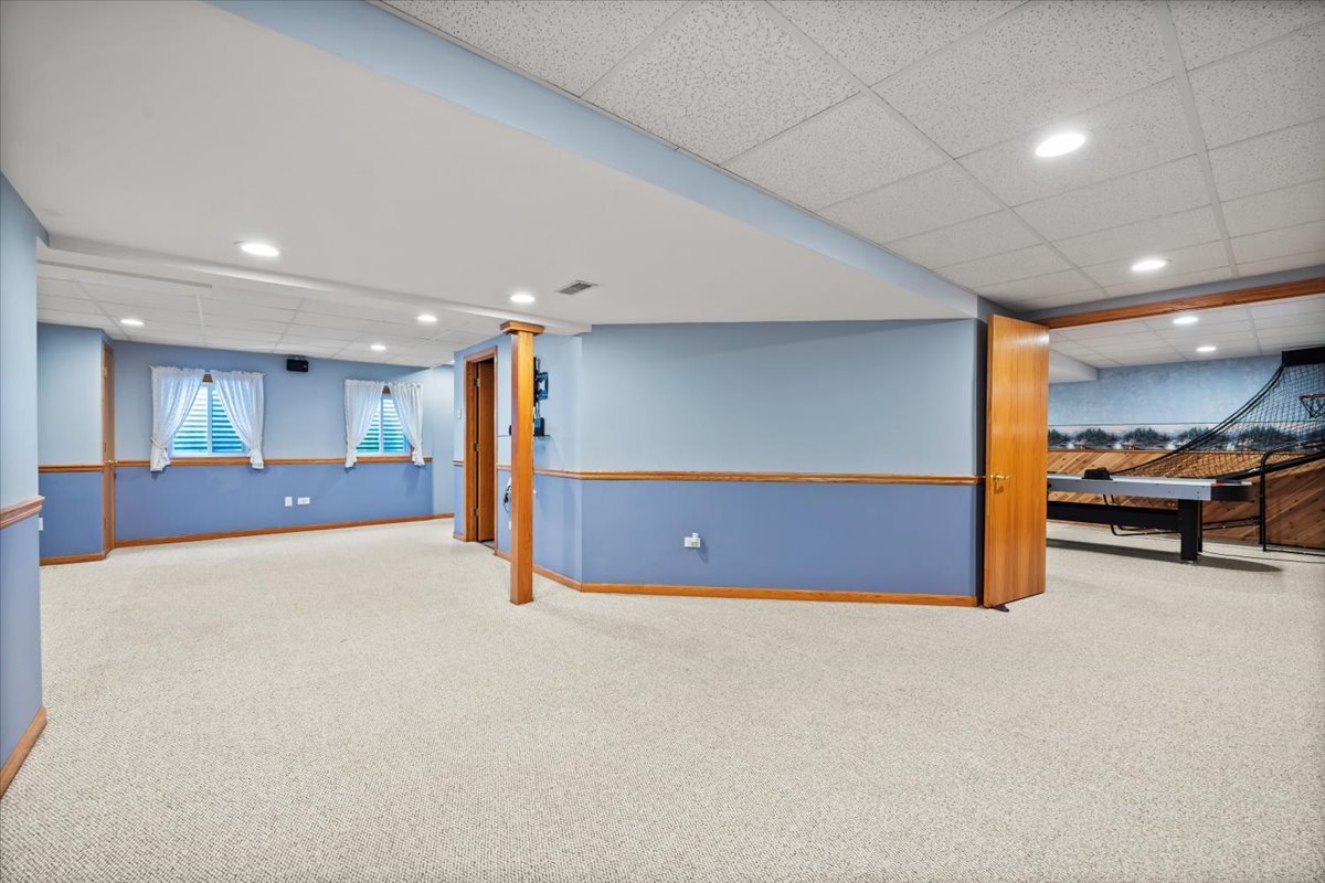 West Chicago, Illinois, 60185, United States, 4 Bedrooms Bedrooms, ,4 BathroomsBathrooms,Residential,For Sale,1990752