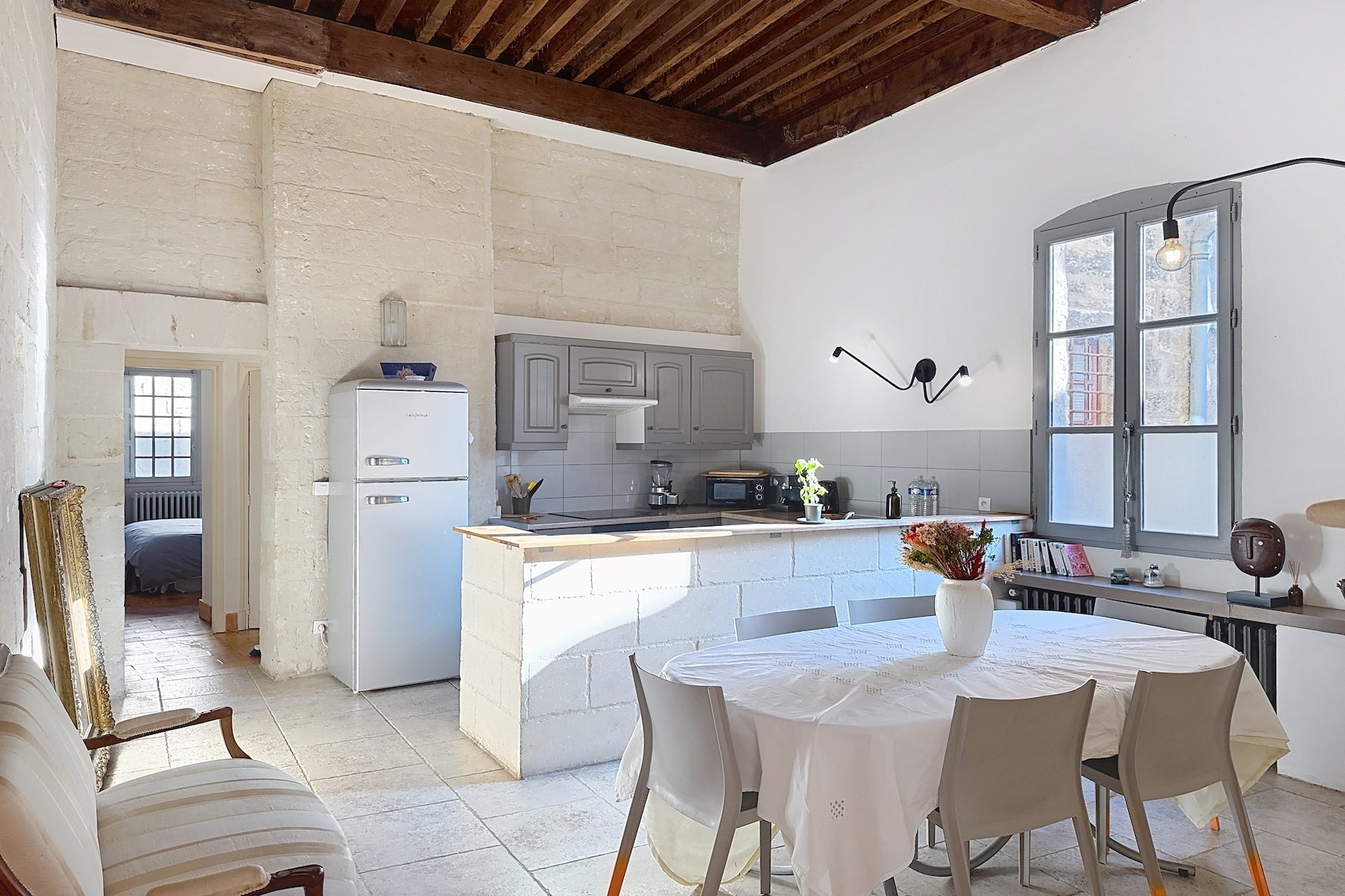  17th Century Private Mansion - 105 m² - Steps from Place aux Herbes - 物件實景