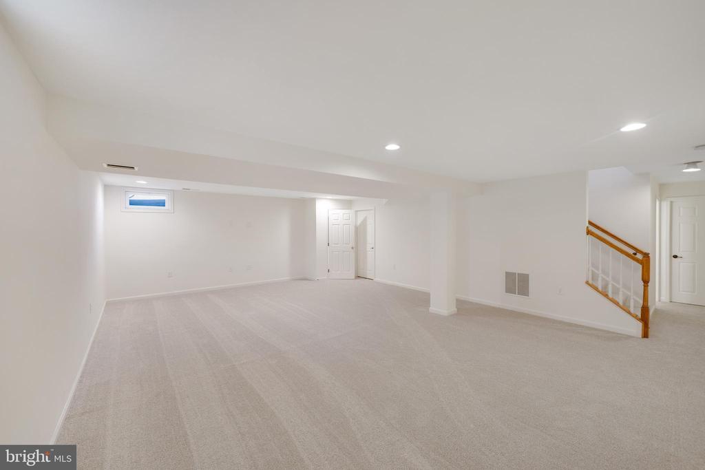 Milton, Delaware, 19968, United States, 4 Bedrooms Bedrooms, ,4 BathroomsBathrooms,Residential,For Sale,1999032