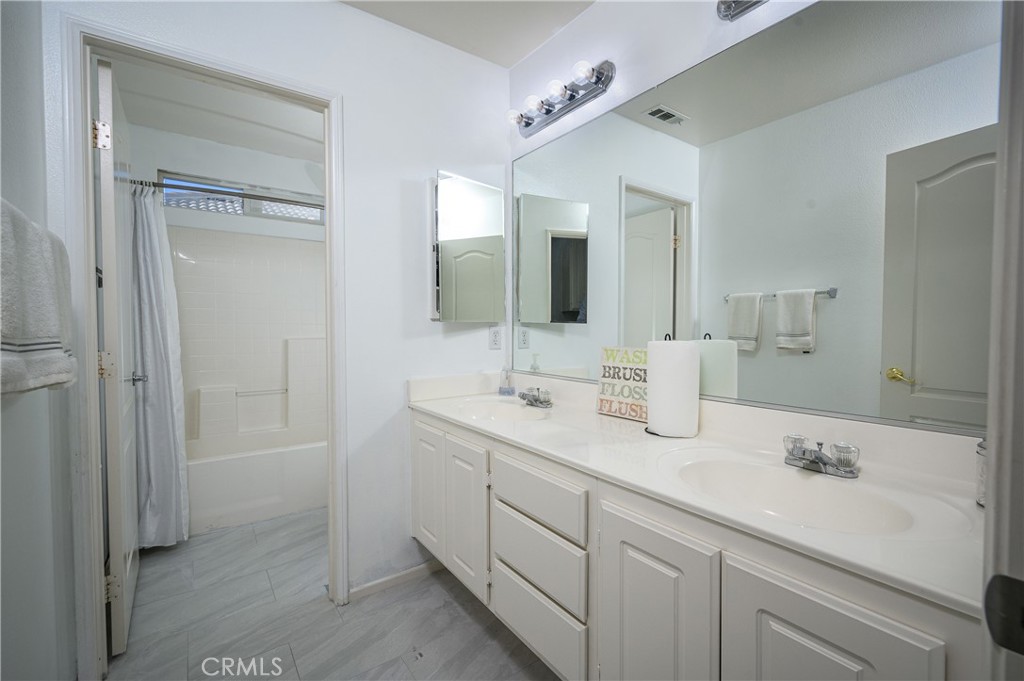 Wildomar, California, 92595, United States, 5 Bedrooms Bedrooms, ,4 BathroomsBathrooms,Residential,For Sale,2016892