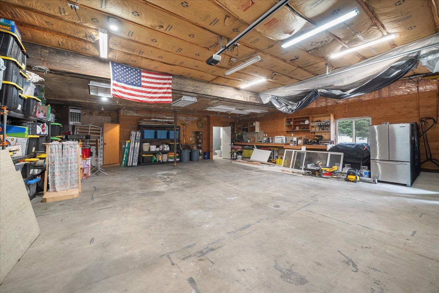 Colbert, Washington, 99005, United States, 5 Bedrooms Bedrooms, ,3 BathroomsBathrooms,Residential,For Sale,1998044