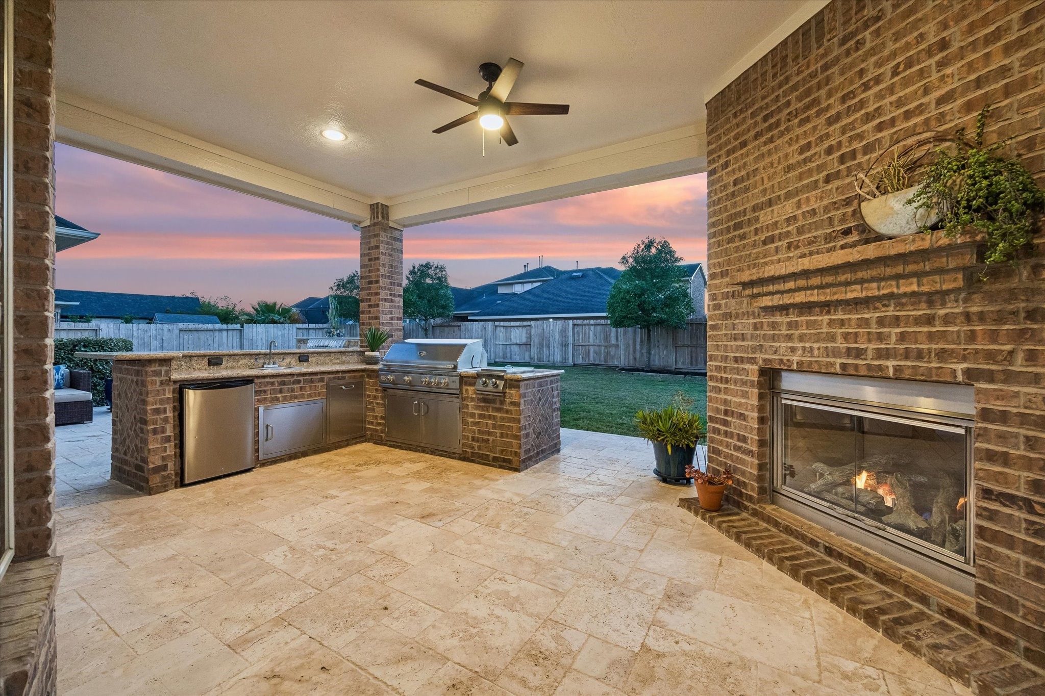  5514 Caspian Falls Lane - 物件實景