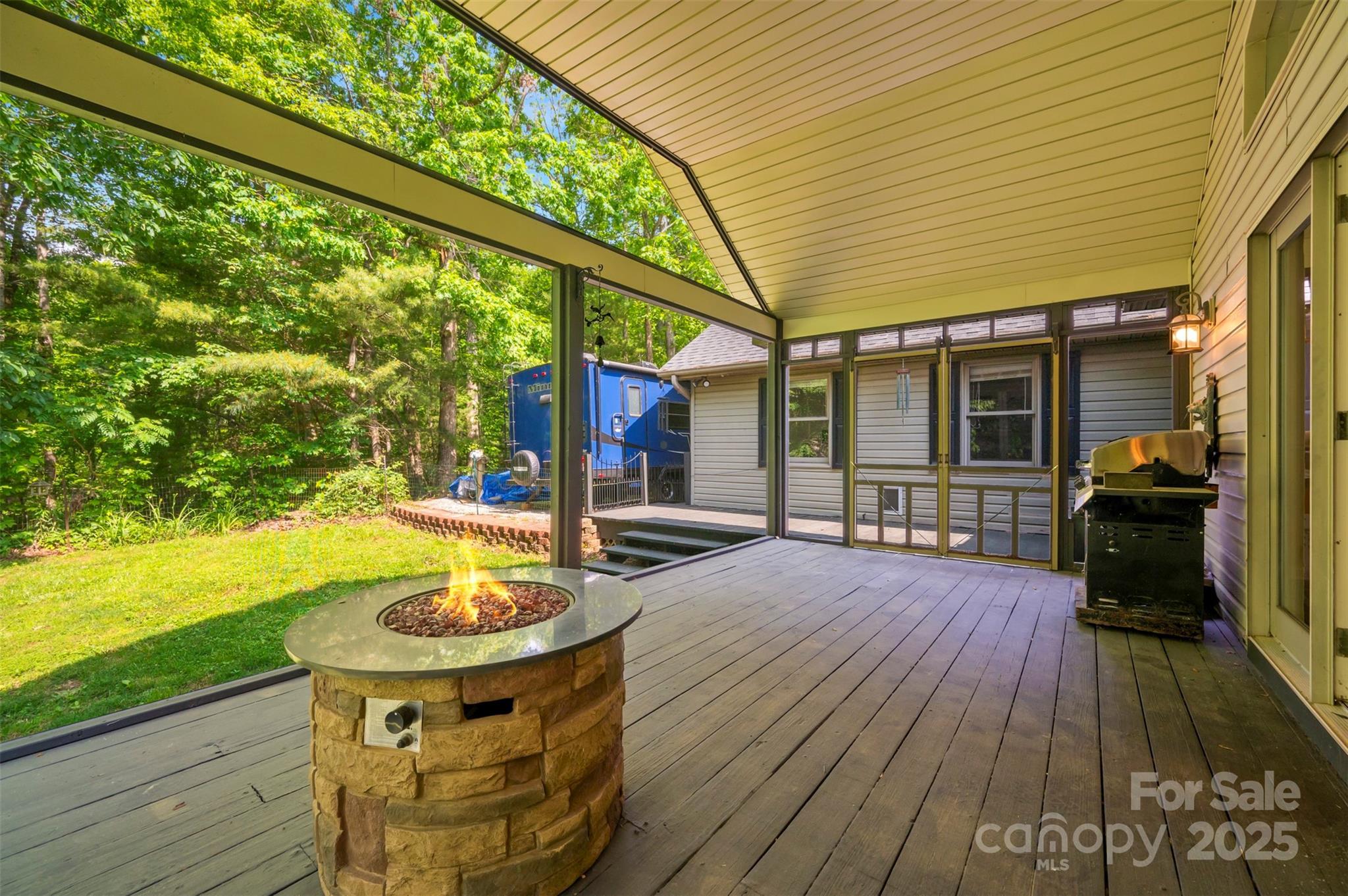 Zirconia, North Carolina, 28790, United States, 3 Bedrooms Bedrooms, ,2 BathroomsBathrooms,Residential,For Sale,1827884