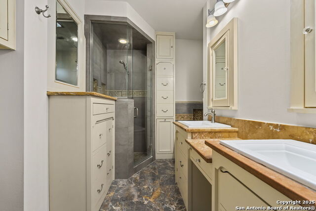 San Antonio, Texas, 78212, United States, 5 Bedrooms Bedrooms, ,4 BathroomsBathrooms,Residential,For Sale,1895451