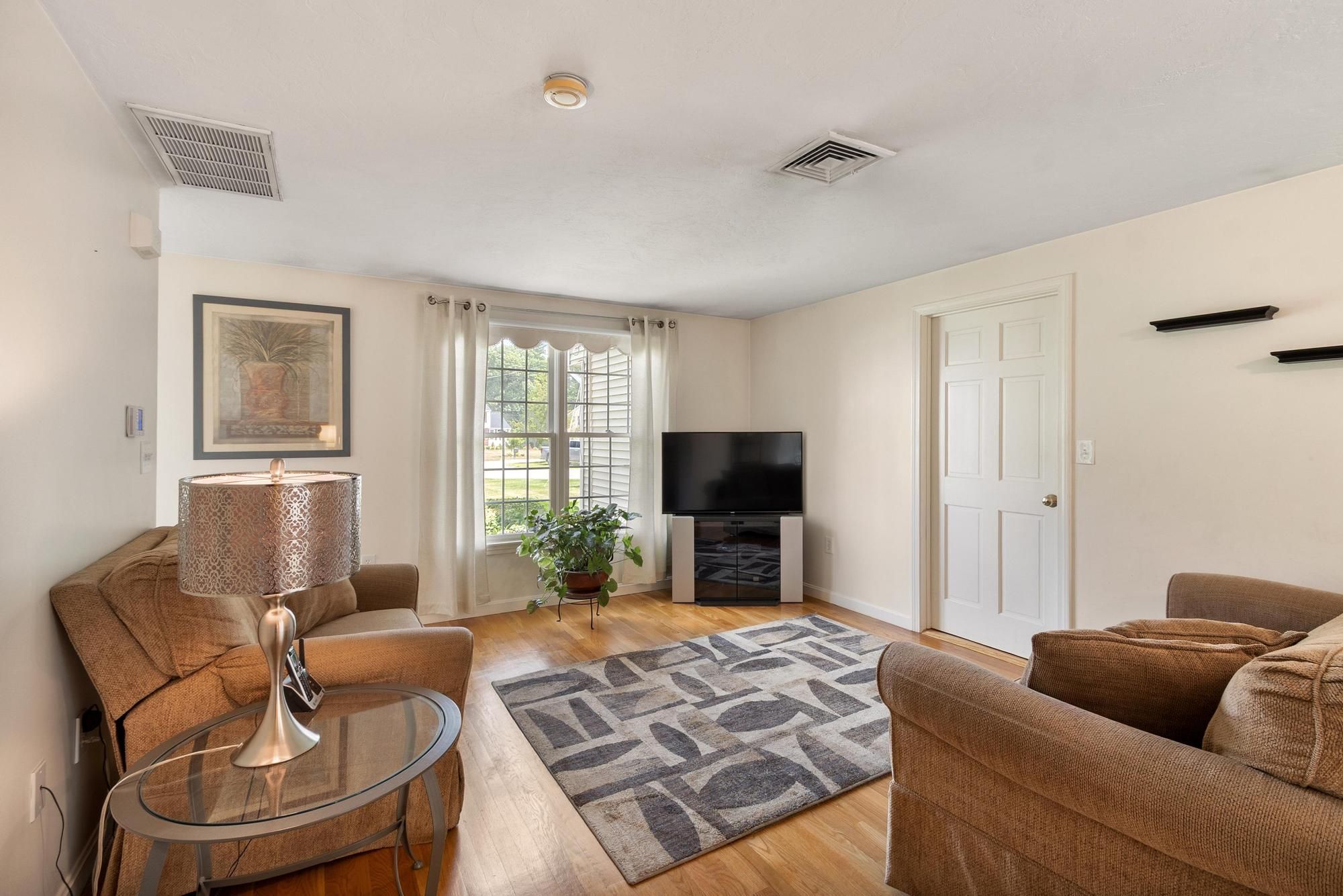  60 Wescott Circle, Tewksbury, MA, 01876 - 物件實景
