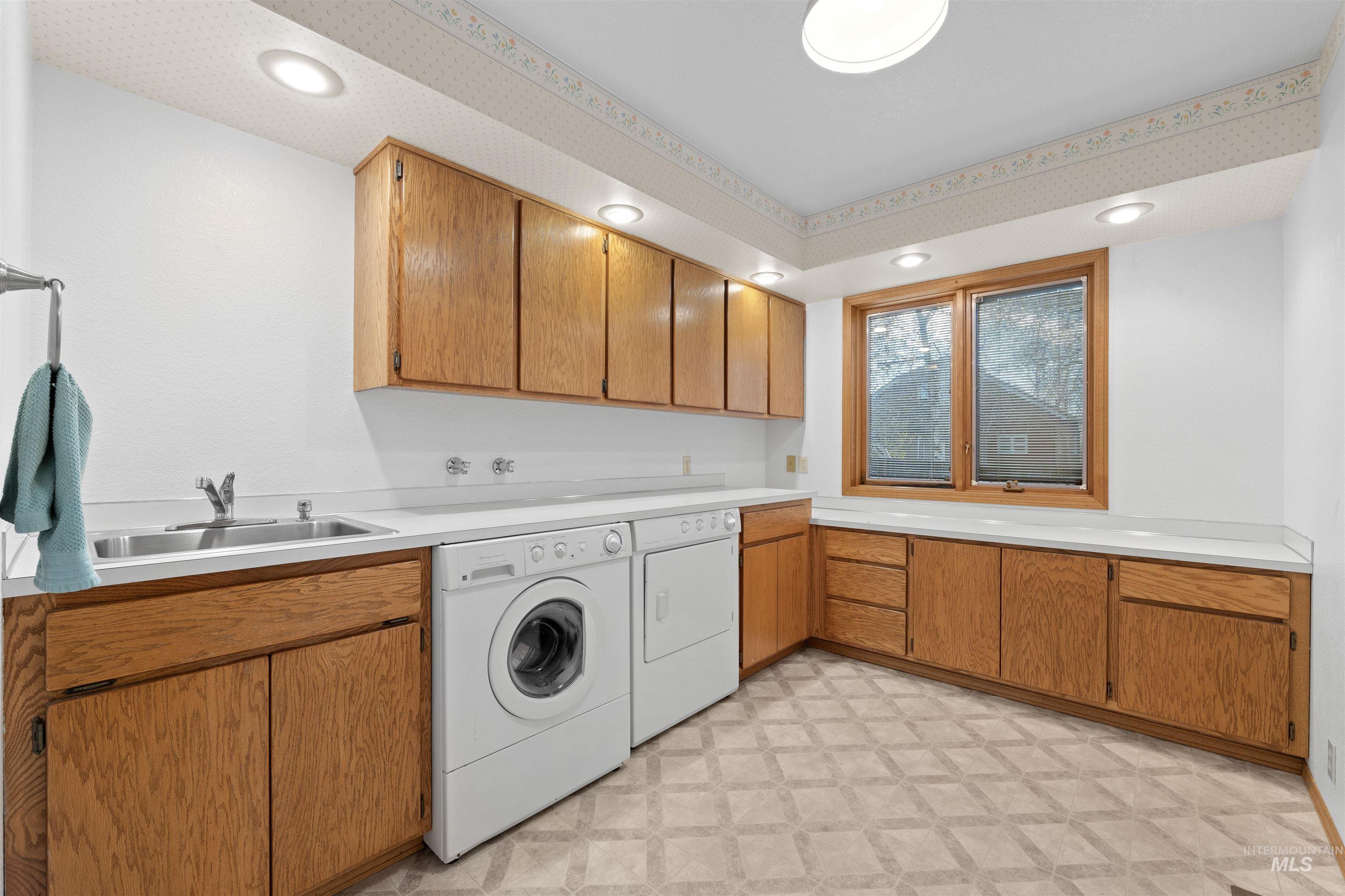805 Broadway Street, Colton, Washington, 99113, United States, 3 Bedrooms Bedrooms, ,Residential,For Sale,805 Broadway Street,1653111