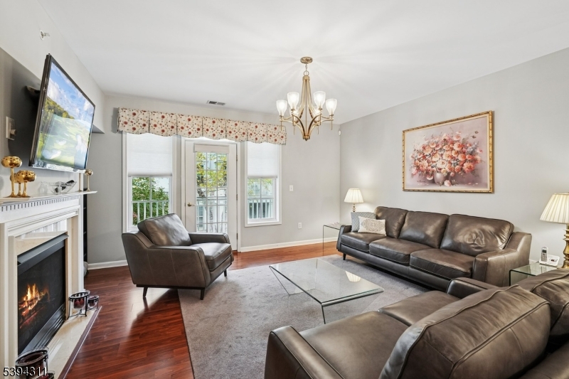 Cedar Grove Twp., New Jersey, 07009, United States, 2 Bedrooms Bedrooms, ,2 BathroomsBathrooms,Residential,For Sale,1989209