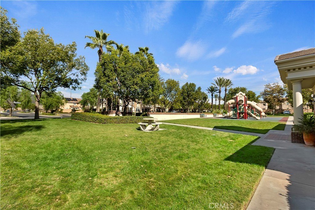 Fontana, California, 92336, United States, 4 Bedrooms Bedrooms, ,3 BathroomsBathrooms,Residential,For Sale,1970103