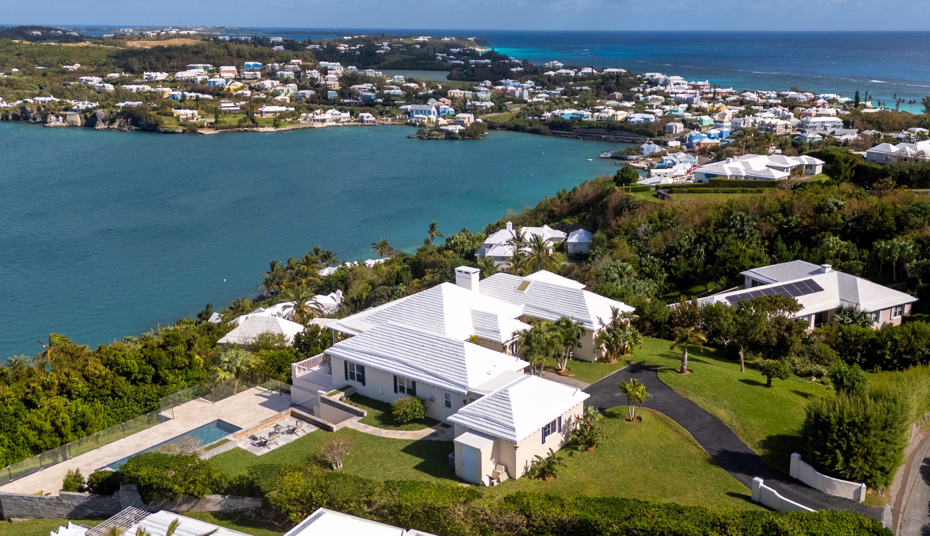 Smith's, BM, 3 Bedrooms Bedrooms, ,4 BathroomsBathrooms,Residential,For Sale,1998432