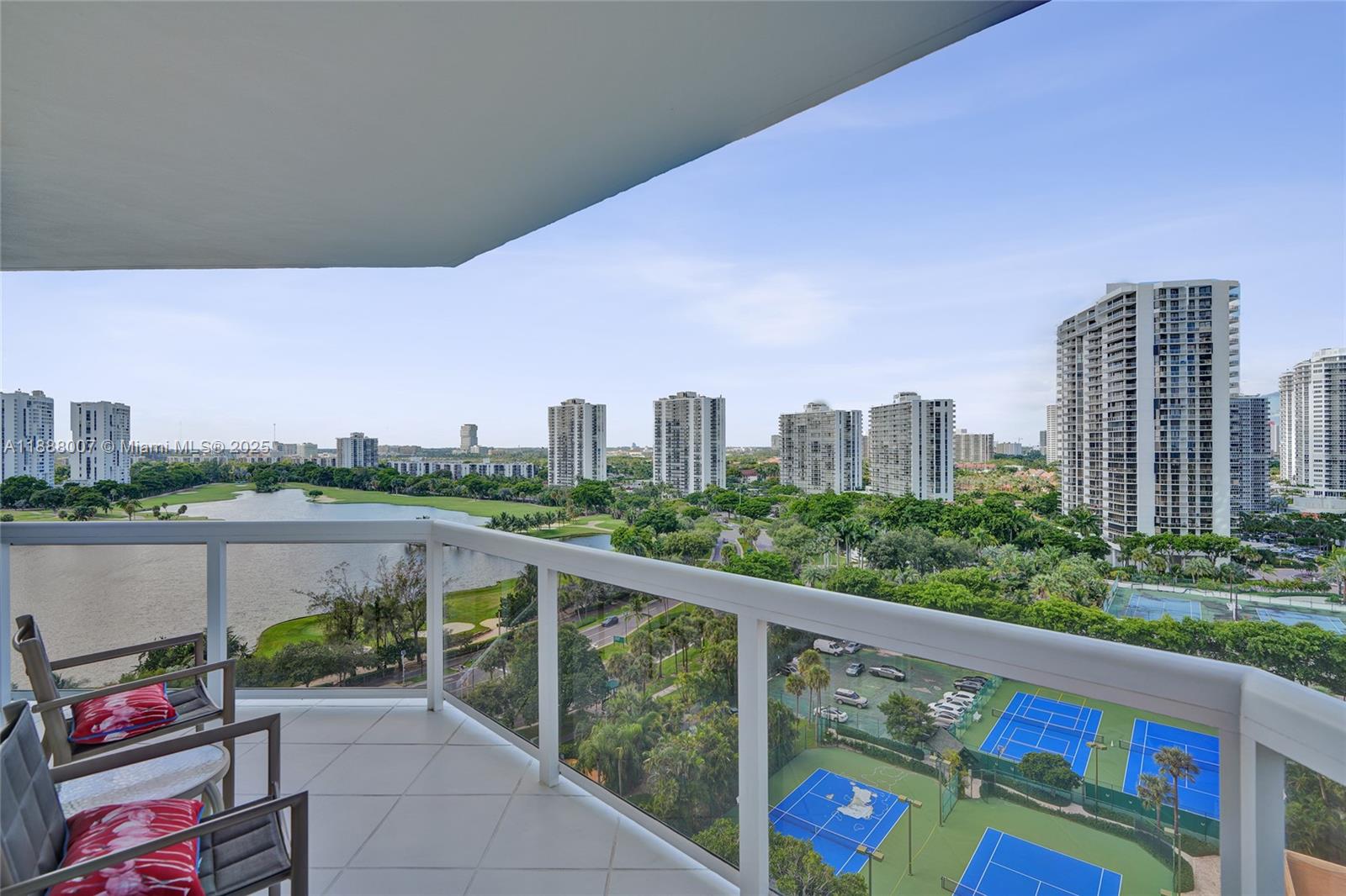 Aventura, Florida, 33180, United States, 2 Bedrooms Bedrooms, ,2 BathroomsBathrooms,Residential,For Sale,1954501