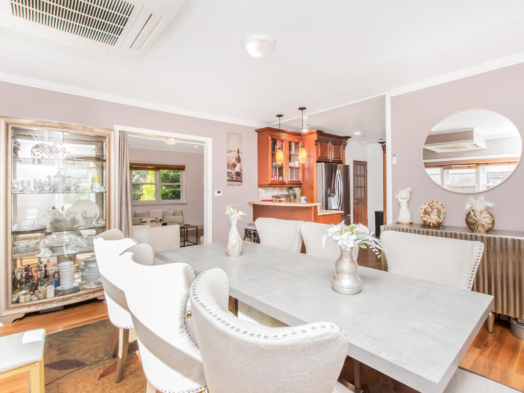 Yonkers, New York, 10704, United States, 4 Bedrooms Bedrooms, ,4 BathroomsBathrooms,Residential,For Sale,1977850