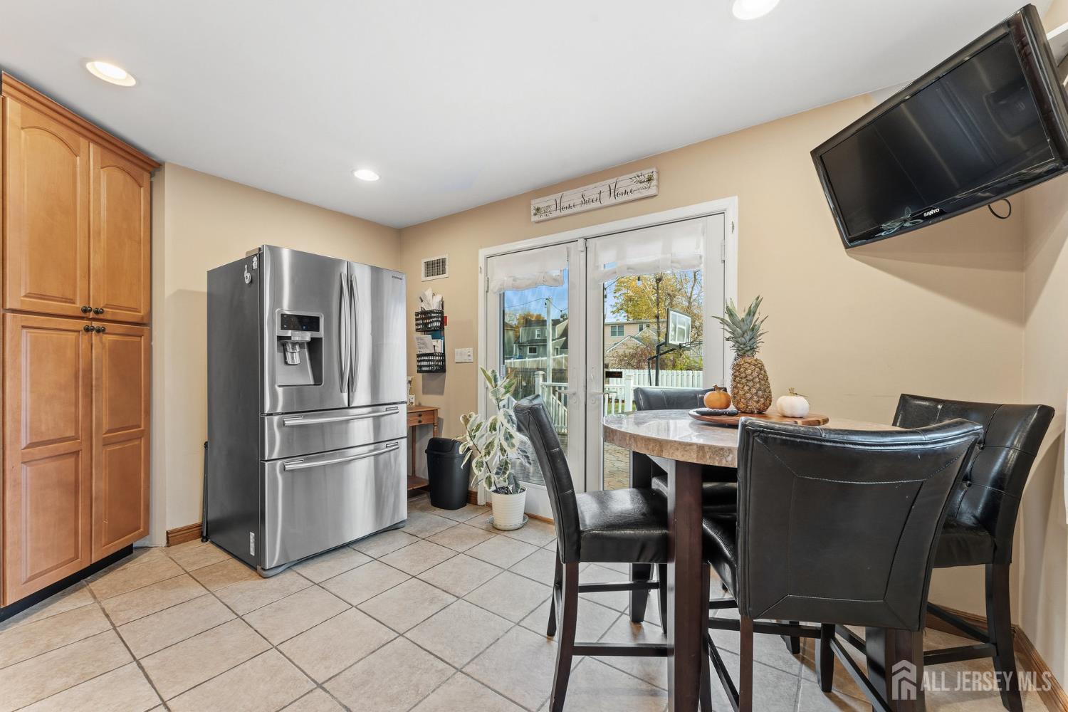 Dunellen, New Jersey, 08812, United States, 3 Bedrooms Bedrooms, ,2 BathroomsBathrooms,Residential,For Sale,1991582