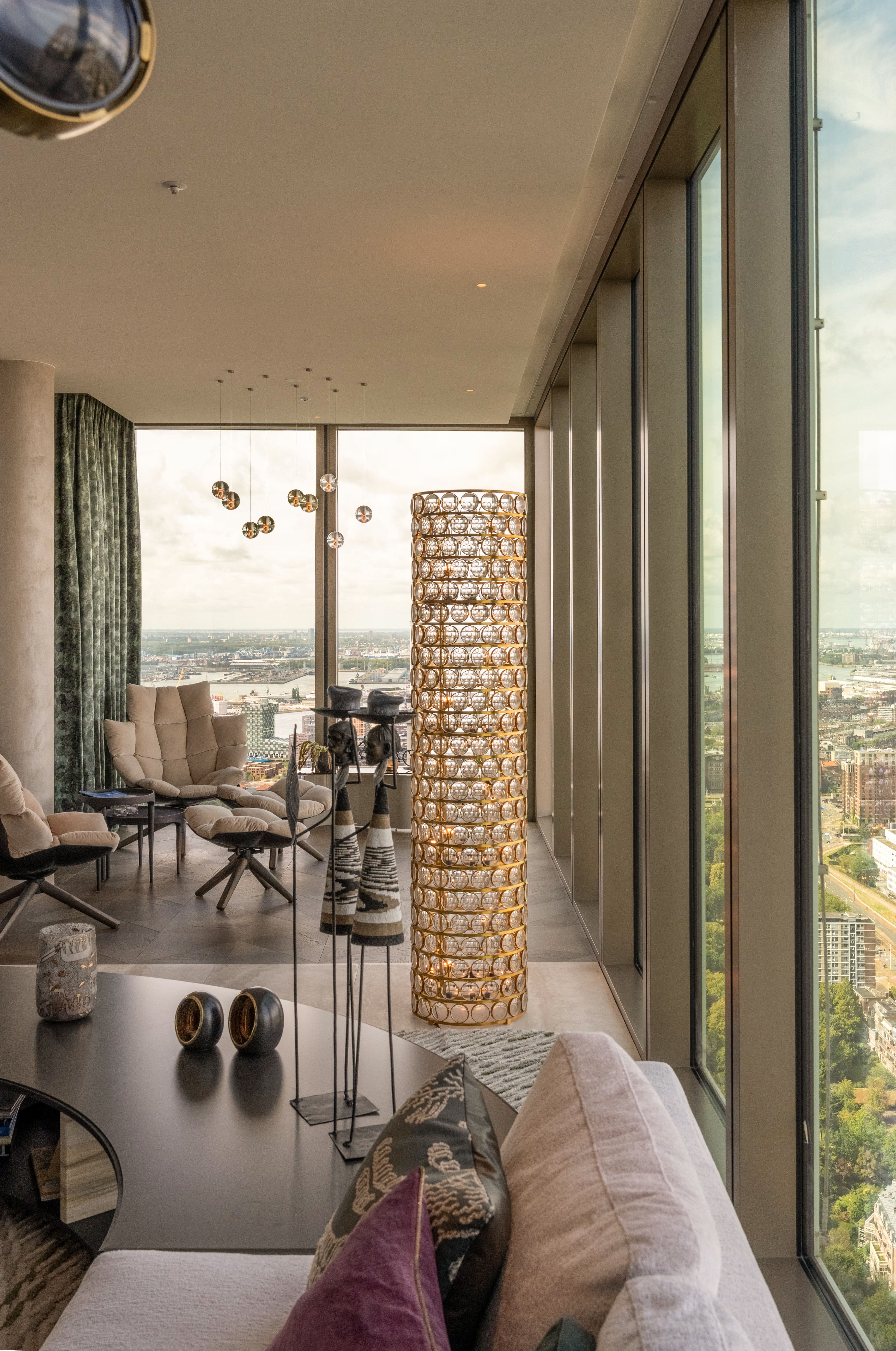  EEN BUITENGEWONE PENTHOUSE-RESIDENTIE MET TERRASSEN RONDOM EN EEN ADEMBENEMEND 3 - 物件實景