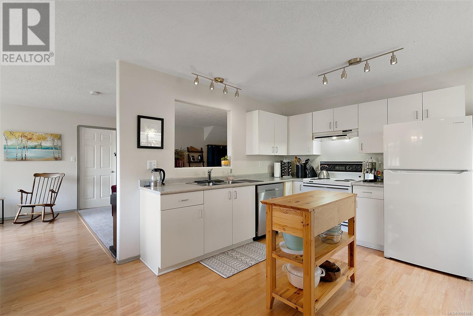 LANGFORD, British Columbia, V9B 5V3, CA, 5 Bedrooms Bedrooms, ,4 BathroomsBathrooms,Residential,For Sale,1891160