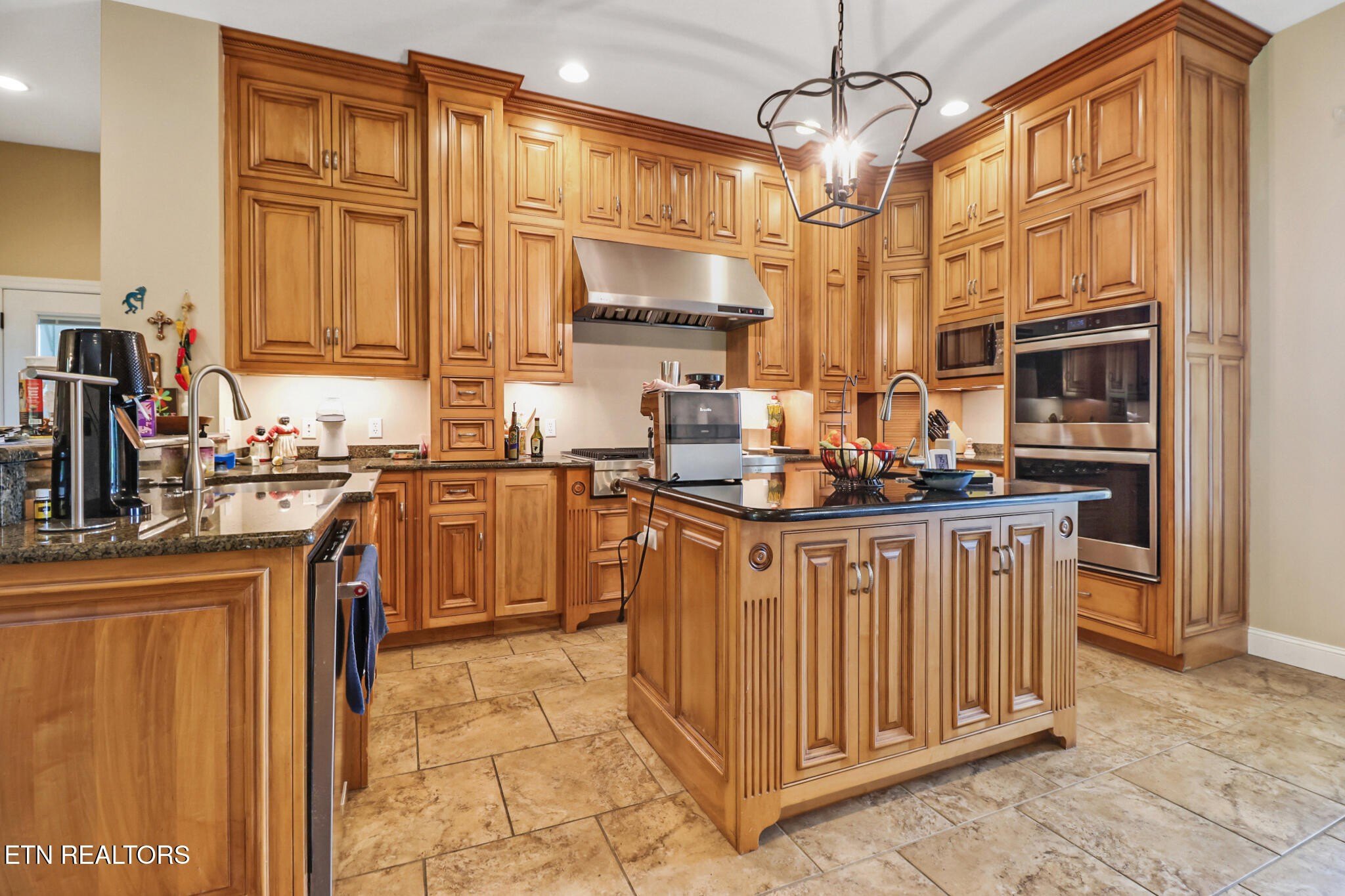 Crossville, Tennessee, 38555, United States, 3 Bedrooms Bedrooms, ,4 BathroomsBathrooms,Residential,For Sale,1977944