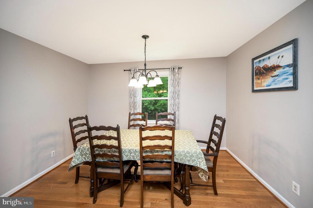 Fredericksburg, Virginia, 22406, United States, 3 Bedrooms Bedrooms, ,2 BathroomsBathrooms,Residential,For Sale,2049336