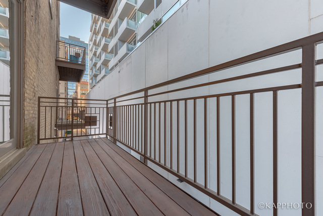 319 West Erie Street, 2W, Chicago, Illinois, 60654, United States, 2 Bedrooms Bedrooms, ,3 BathroomsBathrooms,Residential,For Sale,319 West Erie Street , 2W,1010581