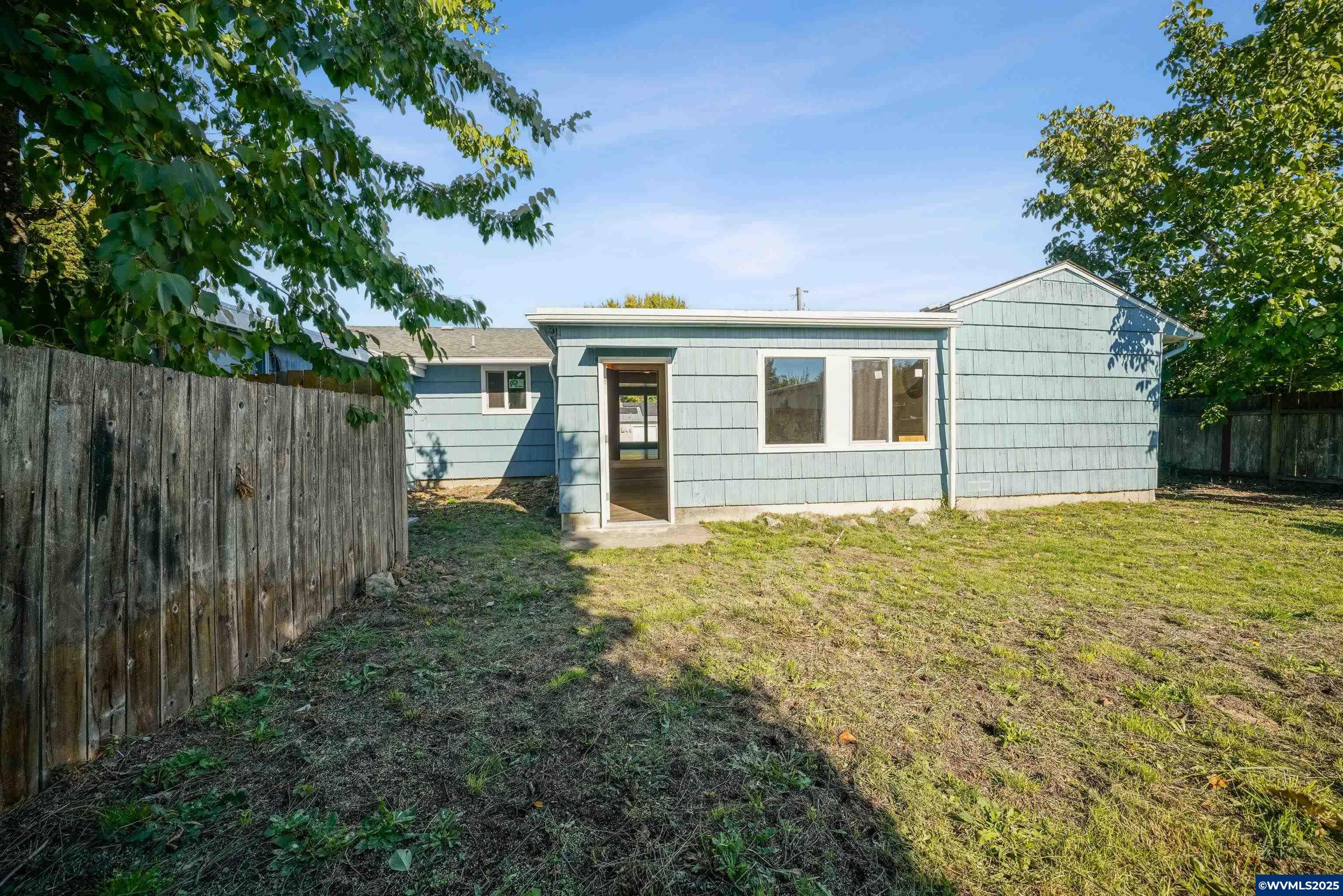 Salem, Oregon, 97301, United States, 5 Bedrooms Bedrooms, ,Residential,For Sale,1965590