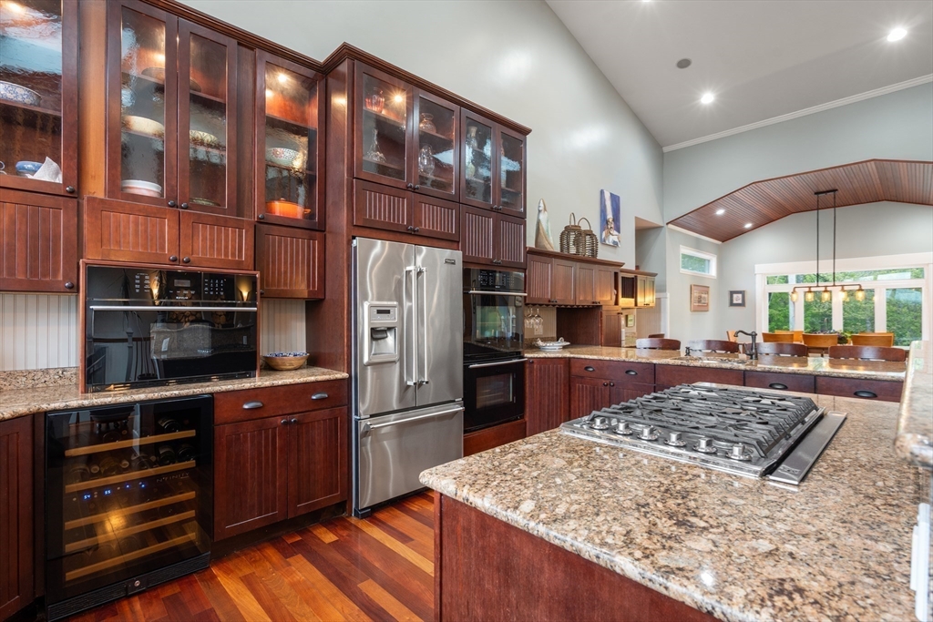 Manchester, Massachusetts, 01944, United States, 4 Bedrooms Bedrooms, ,3 BathroomsBathrooms,Residential,For Sale,1846974