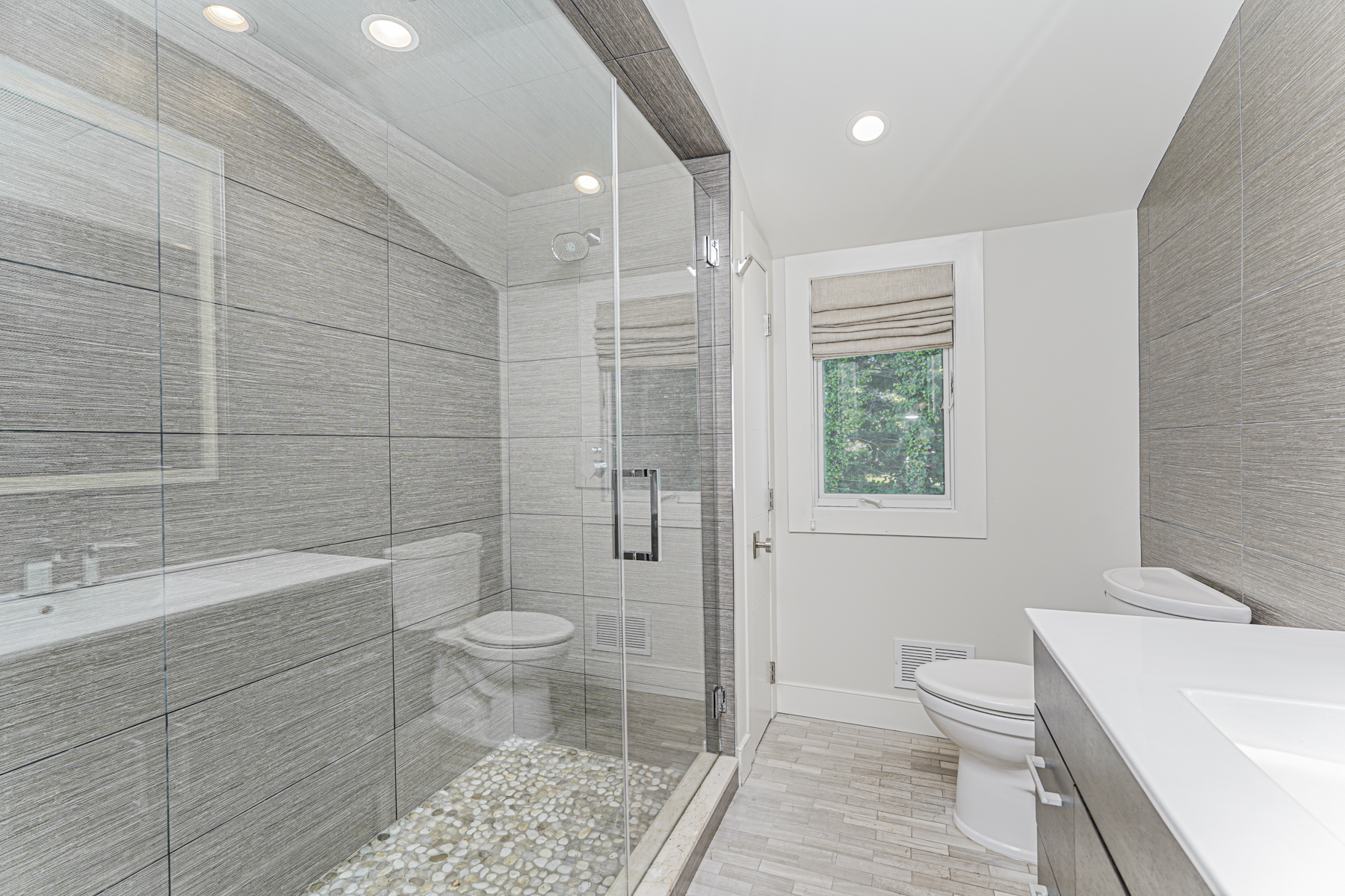 Staten Island, New York, 10304, United States, 4 Bedrooms Bedrooms, ,4 BathroomsBathrooms,Residential,For Sale,1949787