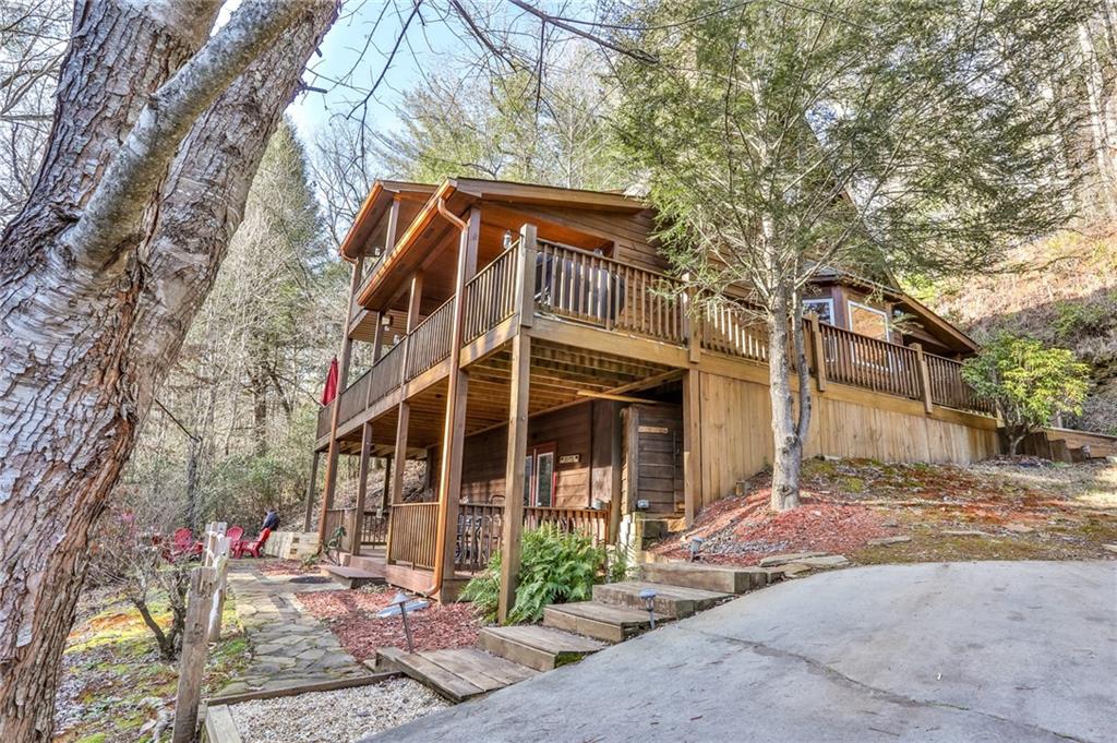 Ellijay, Georgia, 30540, United States, 3 Bedrooms Bedrooms, ,3 BathroomsBathrooms,Residential,For Sale,1923913