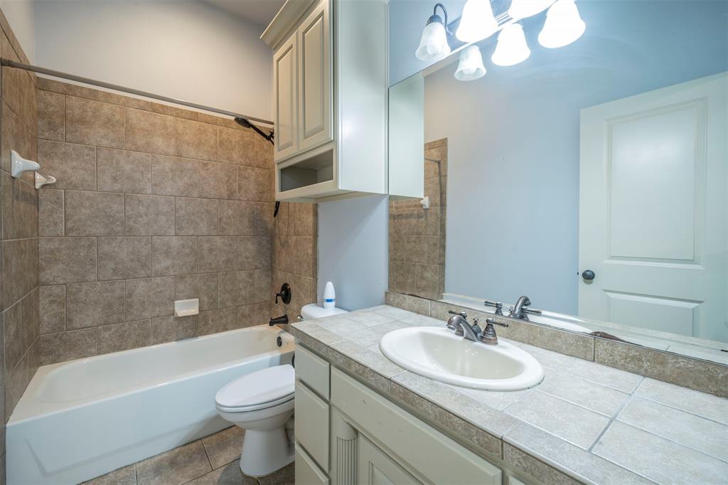 Arlington, Texas, 76017, United States, 4 Bedrooms Bedrooms, ,5 BathroomsBathrooms,Residential,For Sale,1982426