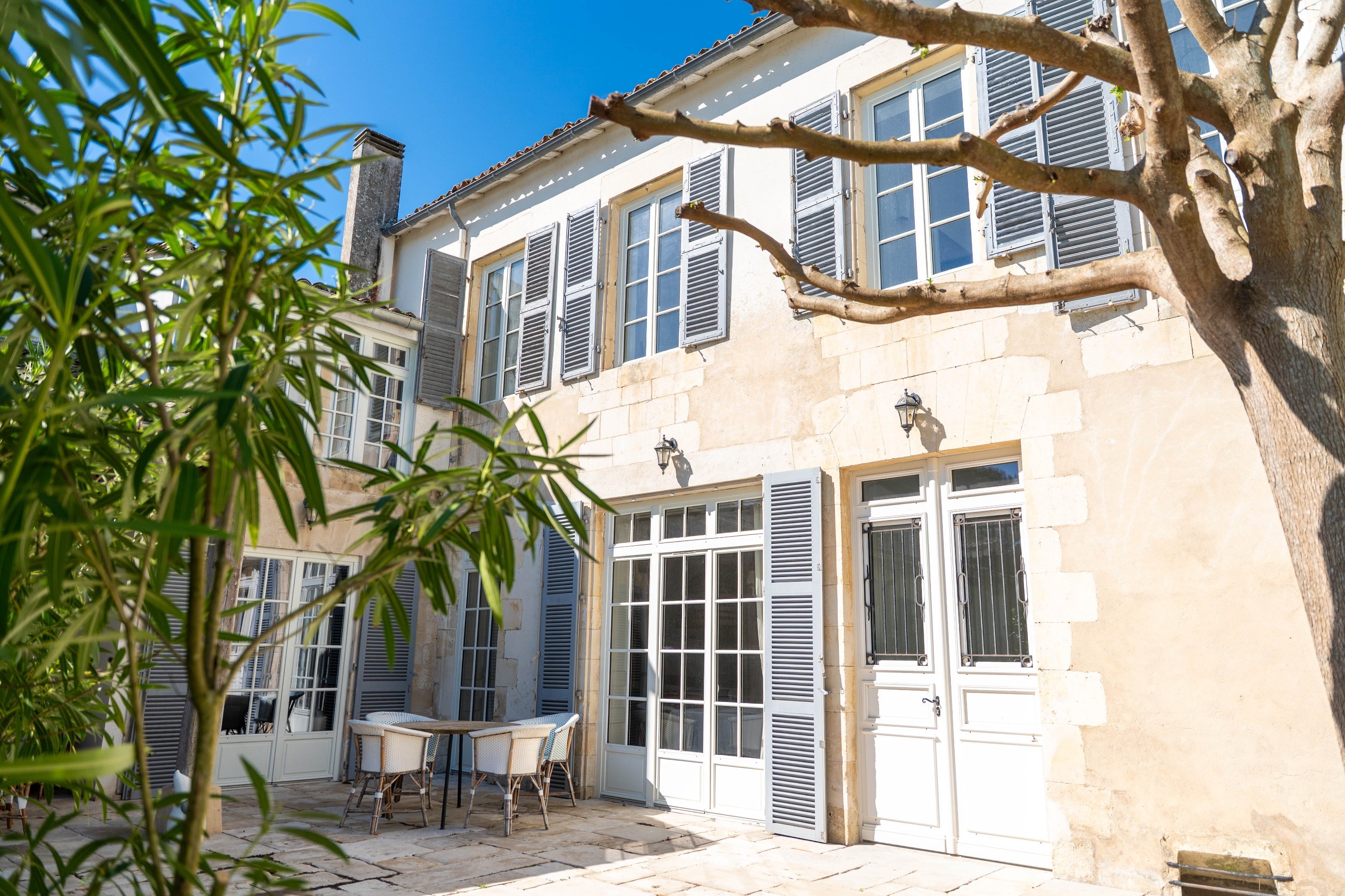  Exceptional Renovated Shipowner’s House with Pool and Garage in the Heart of Sa… - 物件實景