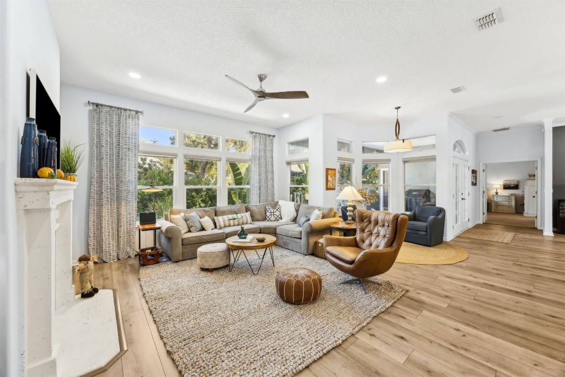 Fernandina Beach, Florida, 32034, United States, 4 Bedrooms Bedrooms, ,3 BathroomsBathrooms,Residential,For Sale,1986471