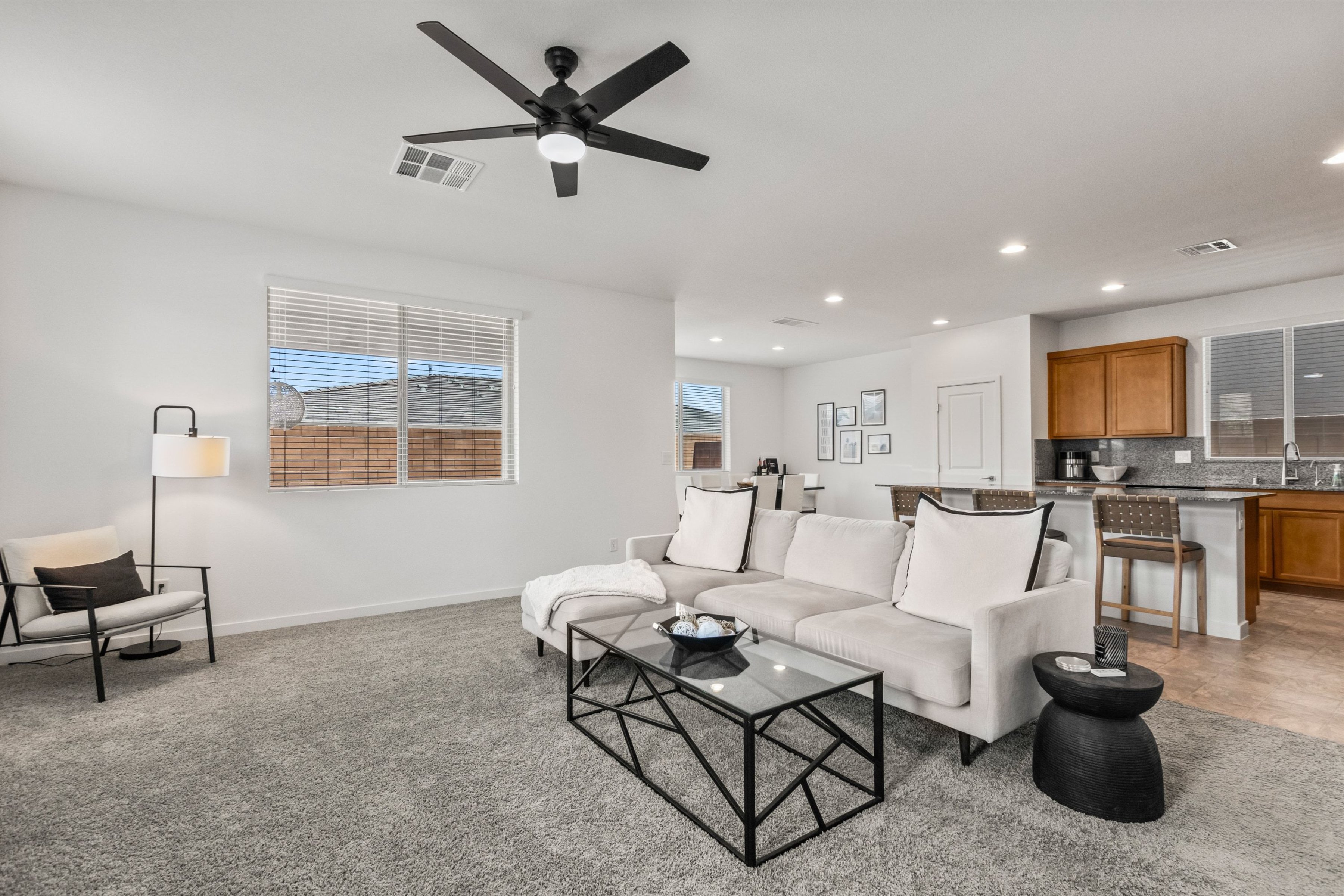  Four bedroom corner lot in very desirable southwest gated community - 物件實景