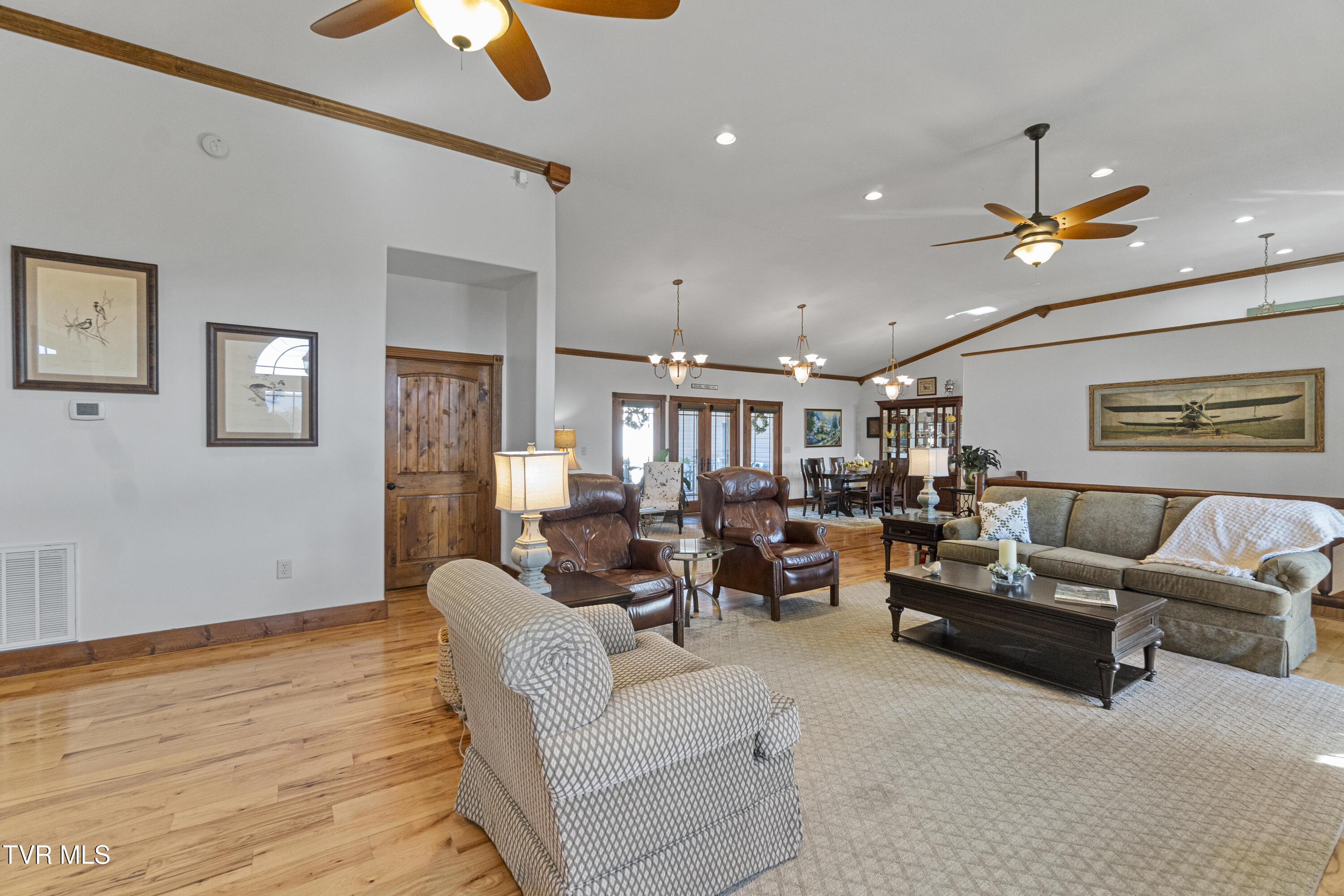 Parrottsville, Tennessee, 37843, United States, 5 Bedrooms Bedrooms, ,4 BathroomsBathrooms,Residential,For Sale,2005757