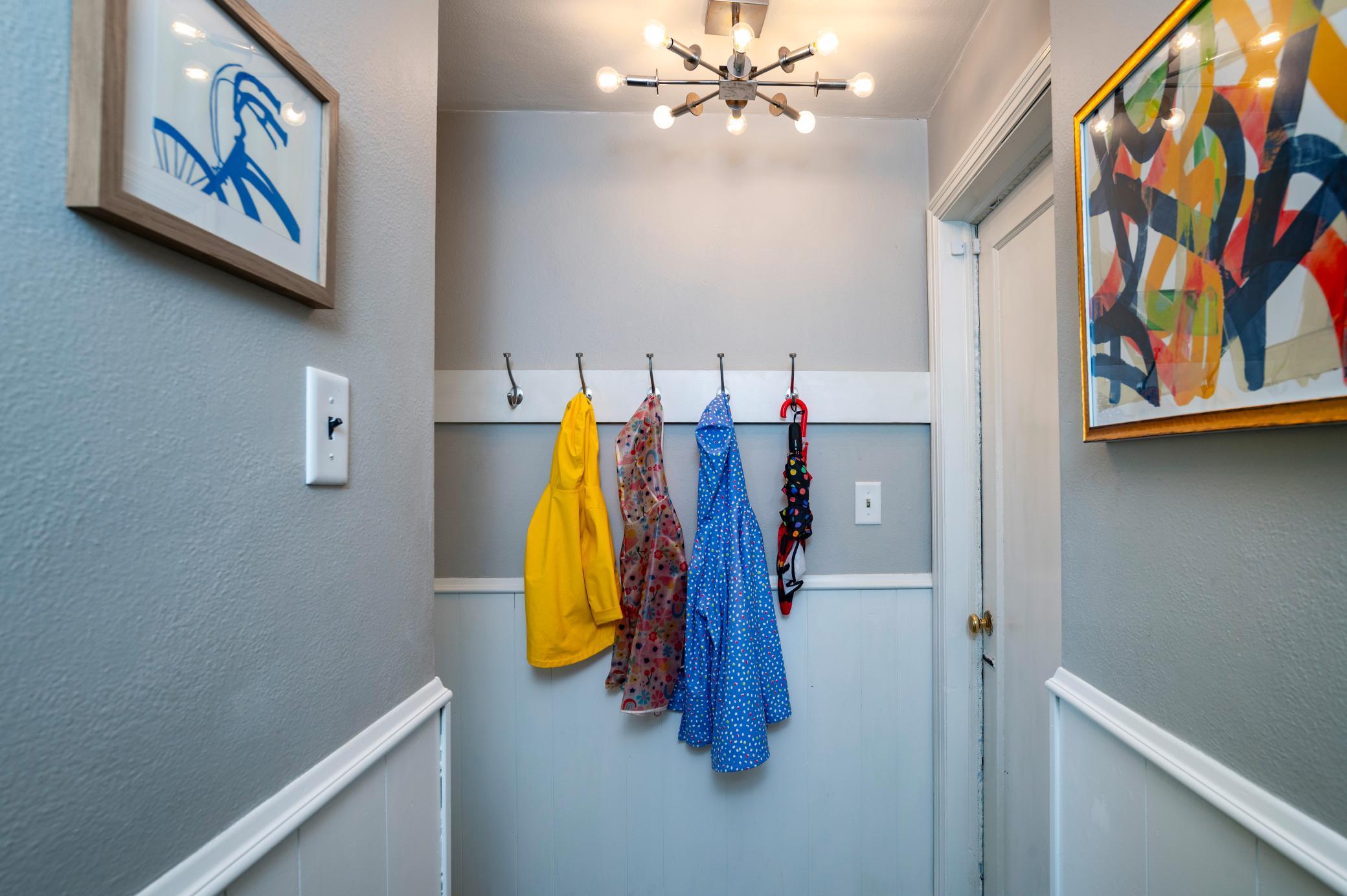 Saint Paul, Minnesota, 55116, United States, 3 Bedrooms Bedrooms, ,2 BathroomsBathrooms,Residential,For Sale,1987775