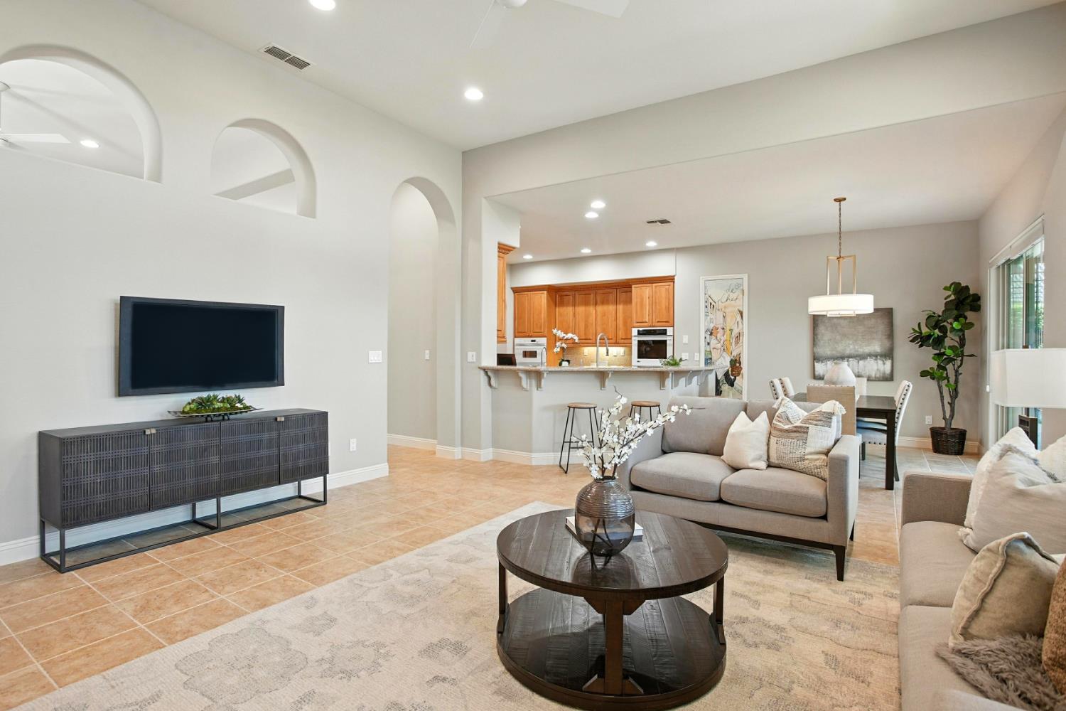 Roseville, California, 95661, United States, 4 Bedrooms Bedrooms, ,3 BathroomsBathrooms,Residential,For Sale,1934690