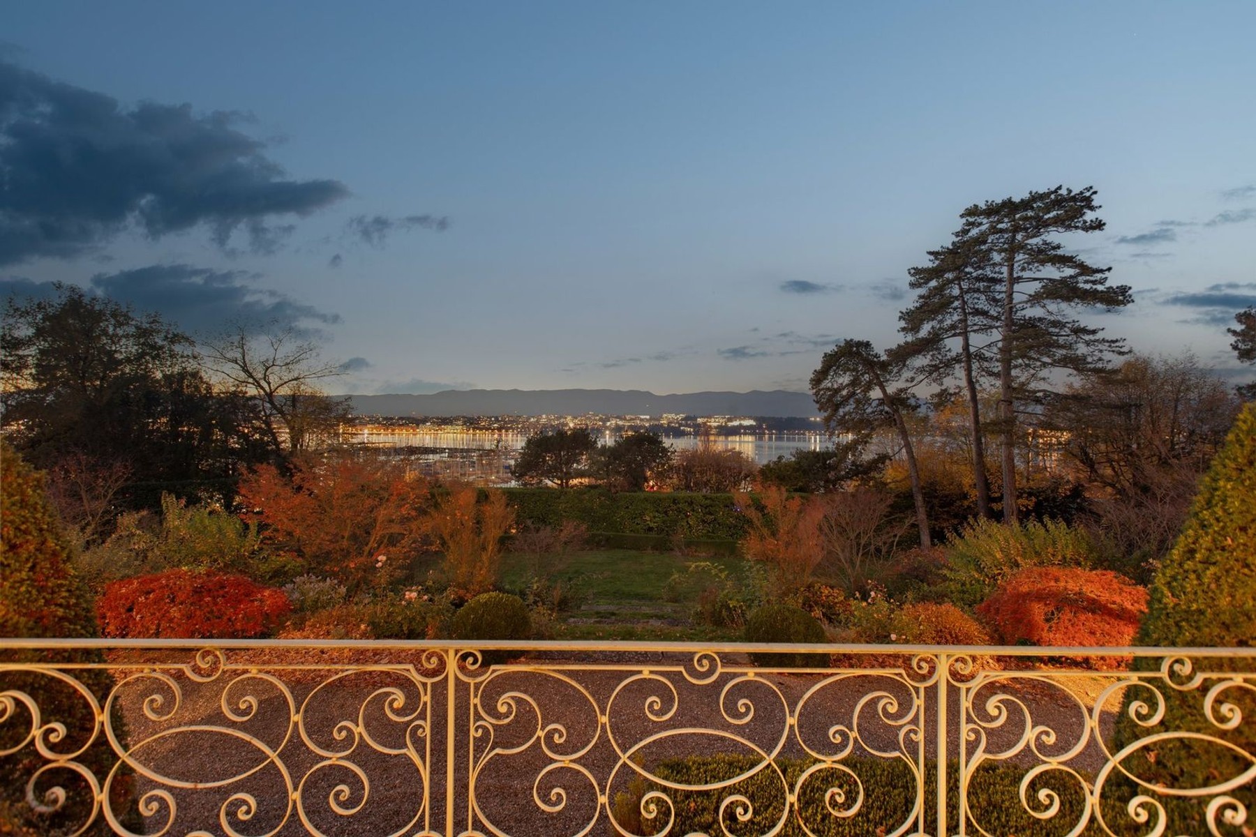  Stunning Mansion 
Rampe de Cologny - 物件實景