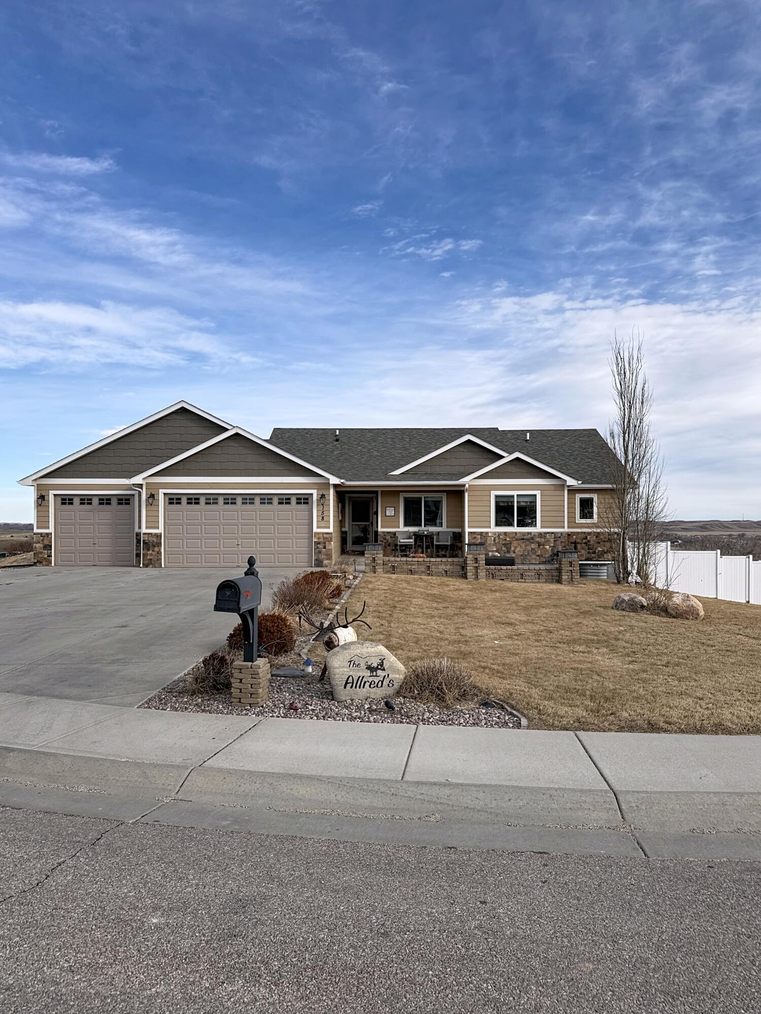 Buffalo, Wyoming, 82834, United States, 5 Bedrooms Bedrooms, ,3 BathroomsBathrooms,Residential,For Sale,2016327