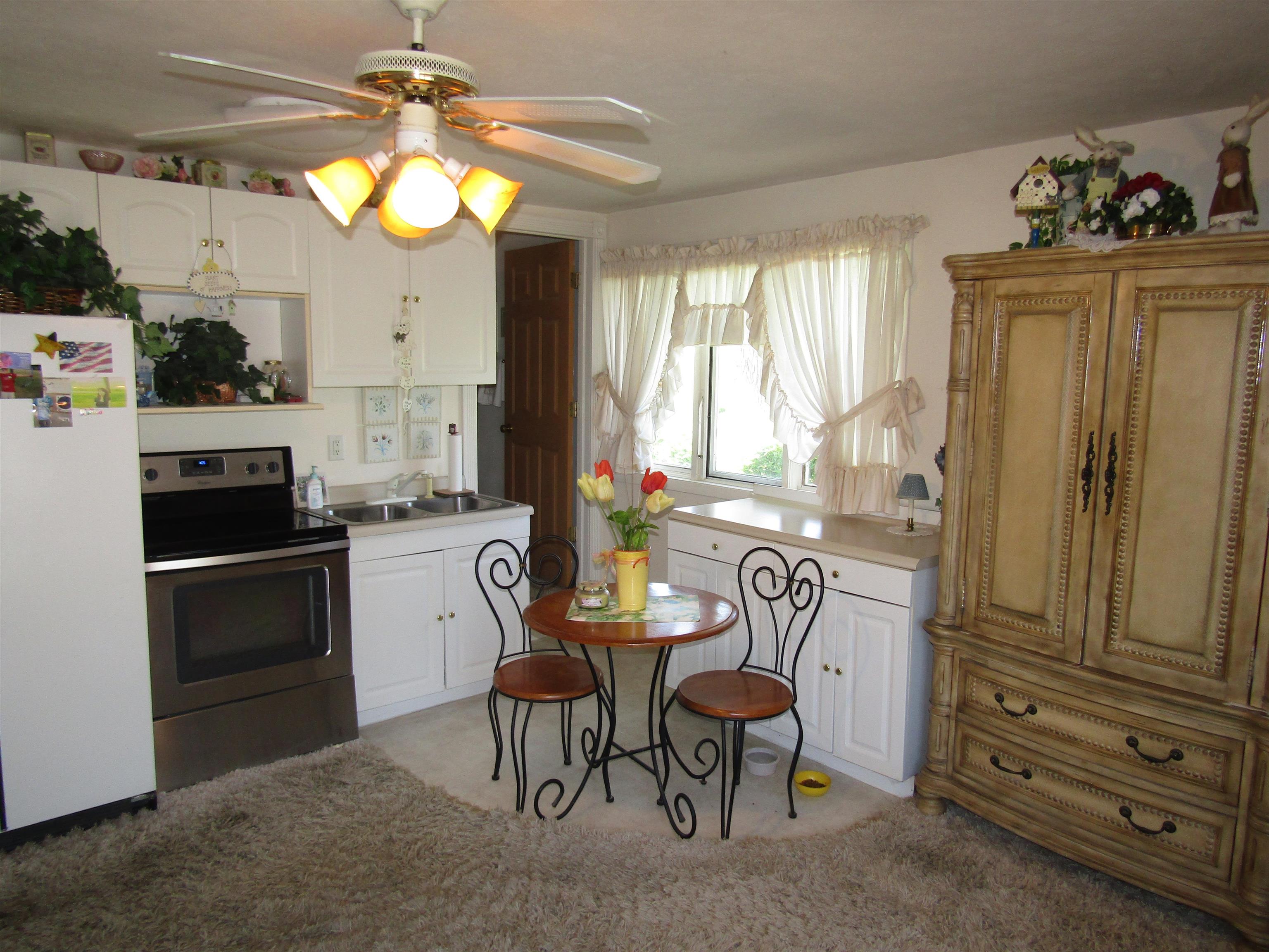 Beloit, Wisconsin, 53511, United States, 6 Bedrooms Bedrooms, ,5 BathroomsBathrooms,Residential,For Sale,1923330