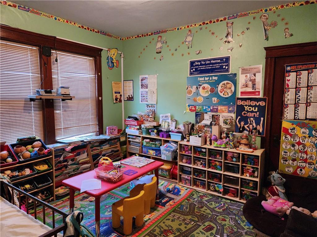 Providence, Rhode Island, 02909, United States, 6 Bedrooms Bedrooms, ,3 BathroomsBathrooms,Residential,For Sale,1944781