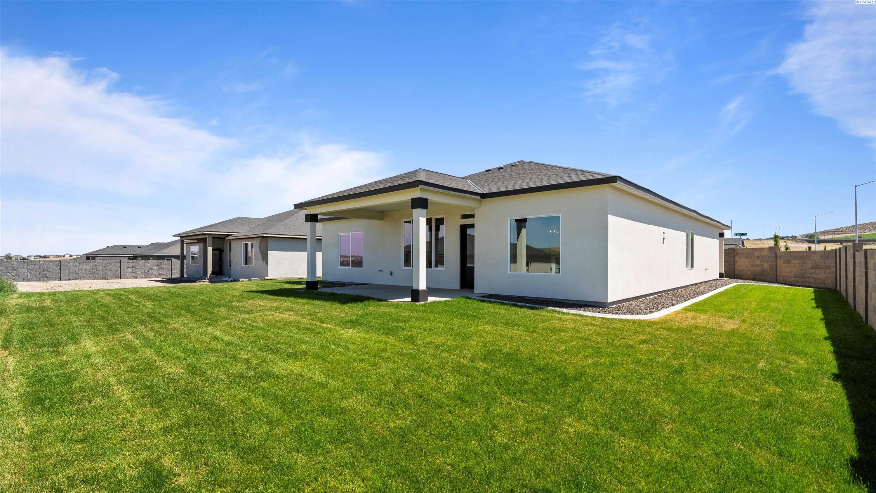 Richland, Washington, 99352, United States, 3 Bedrooms Bedrooms, ,2 BathroomsBathrooms,Residential,For Sale,1883404