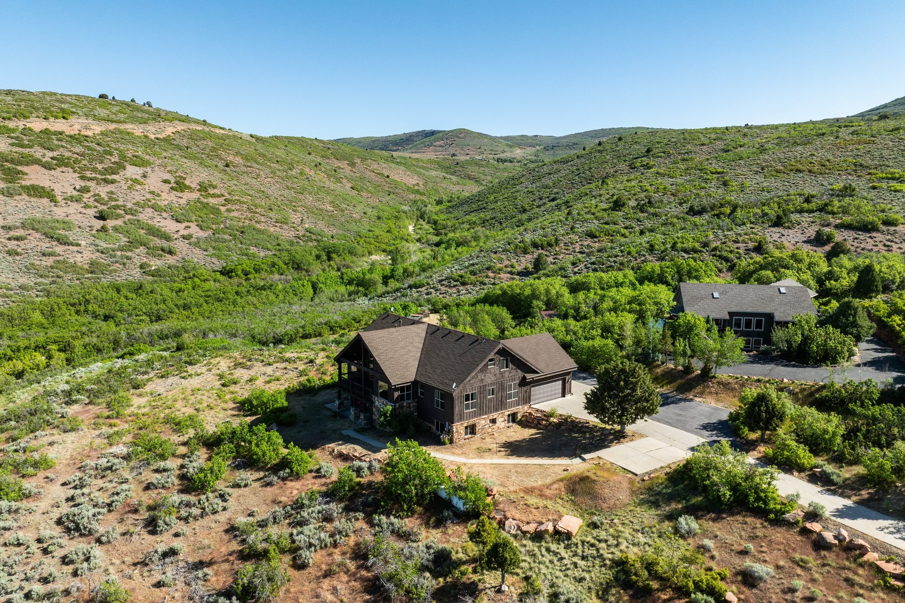  The Ultimate Multi-Generational Mountain Retreat Backing to 500 Acres of Open Sp - 物件實景