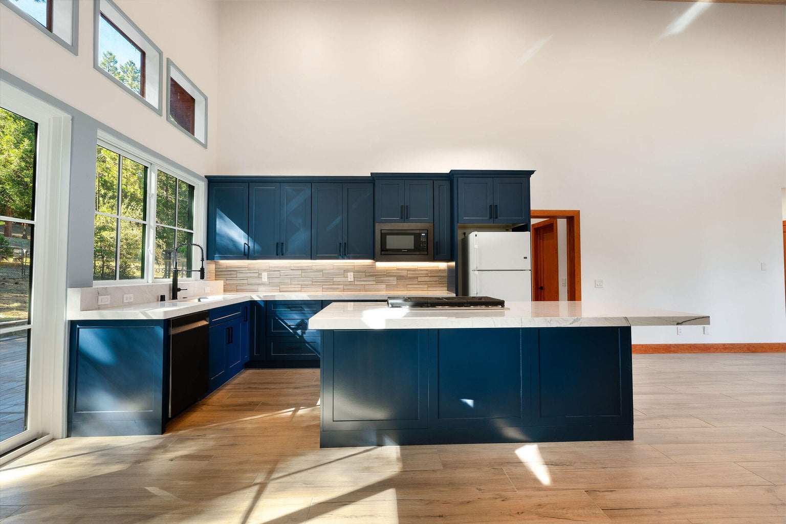 Idyllwild, California, 92549, United States, 3 Bedrooms Bedrooms, ,2 BathroomsBathrooms,Residential,For Sale,1974453