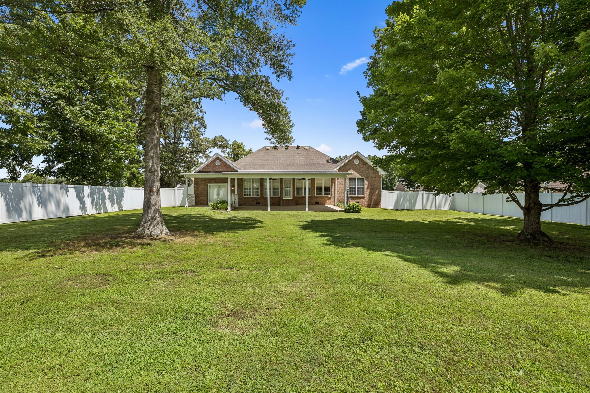 Manchester, Tennessee, 37355, United States, 4 Bedrooms Bedrooms, ,4 BathroomsBathrooms,Residential,For Sale,1937167