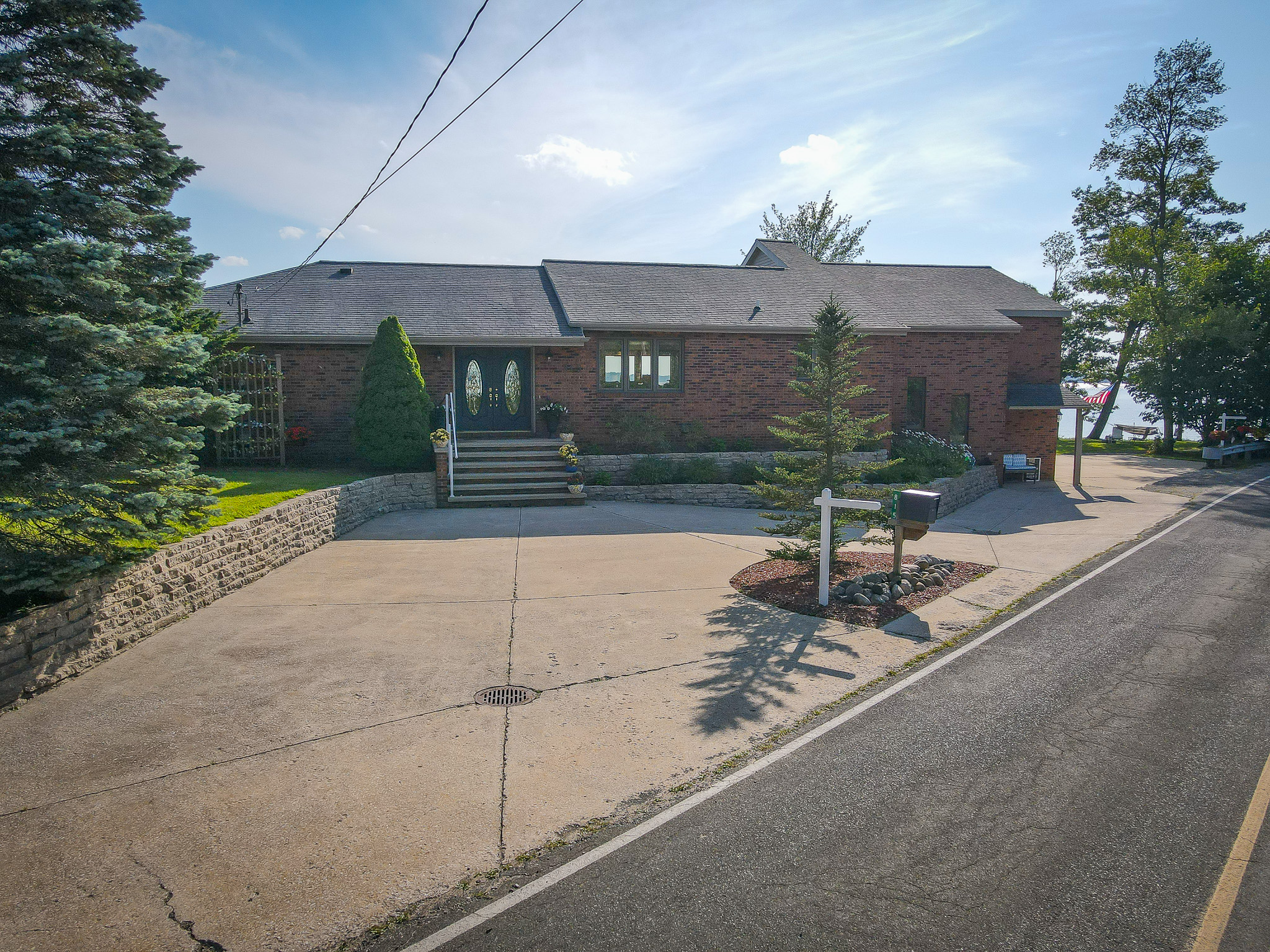 Cadillac, Michigan, 49601, United States, 5 Bedrooms Bedrooms, ,4 BathroomsBathrooms,Residential,For Sale,1905816