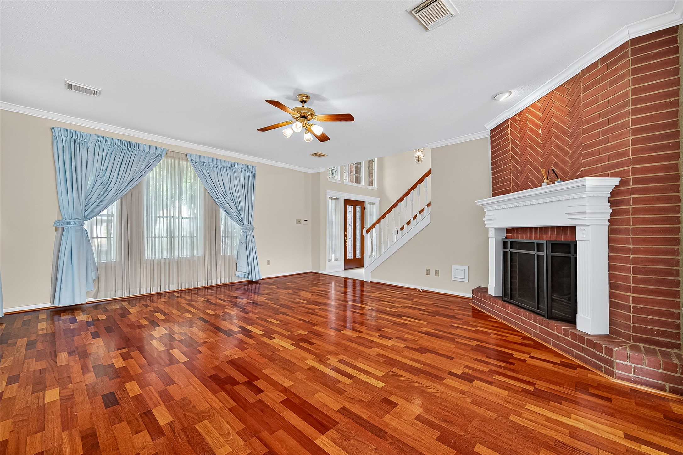 Sugar Land, Texas, 77478, United States, 5 Bedrooms Bedrooms, ,4 BathroomsBathrooms,Residential,For Sale,1971376