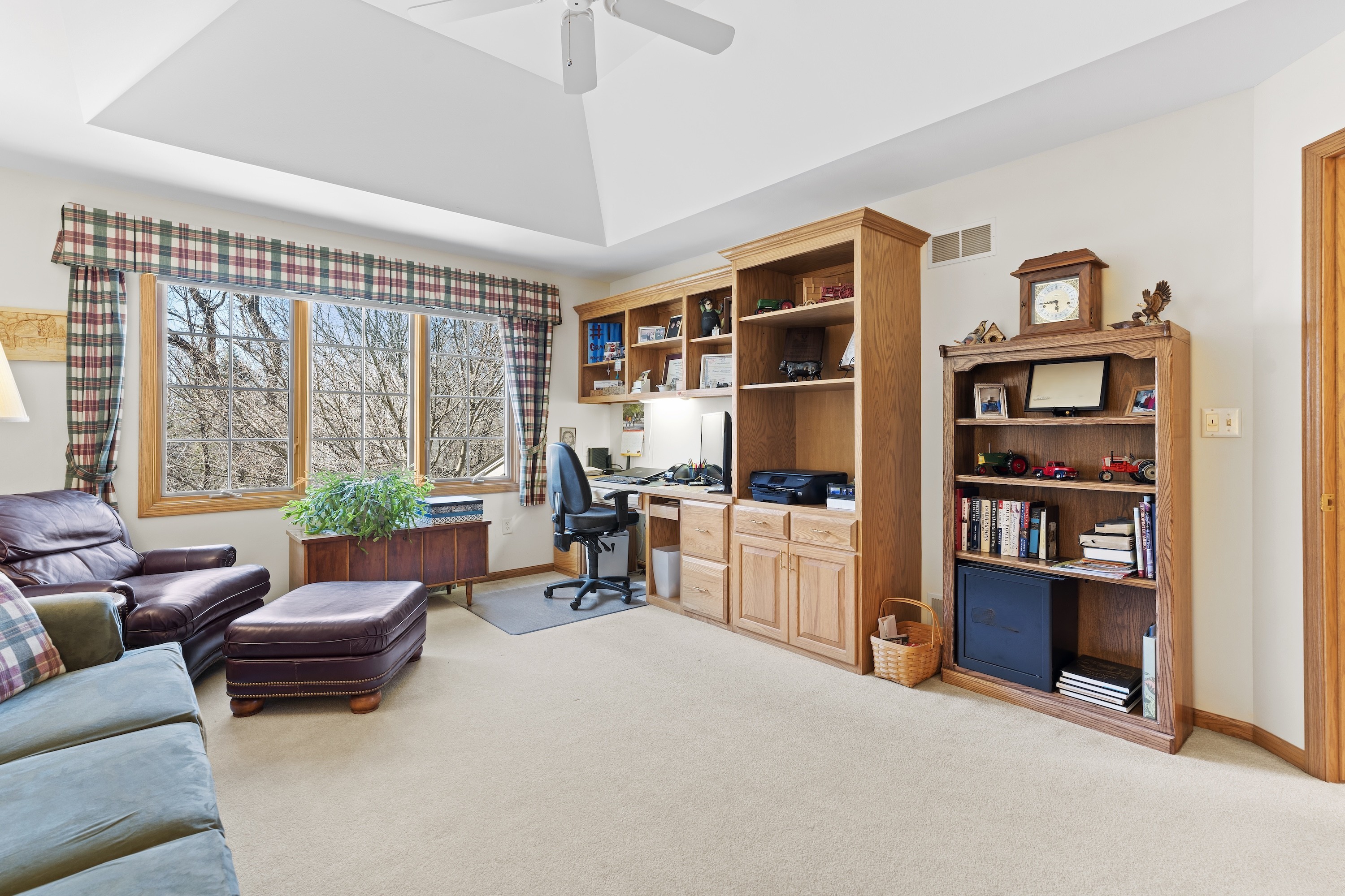  Spacious Side-by-Side Condo in Brookfield - 物件實景