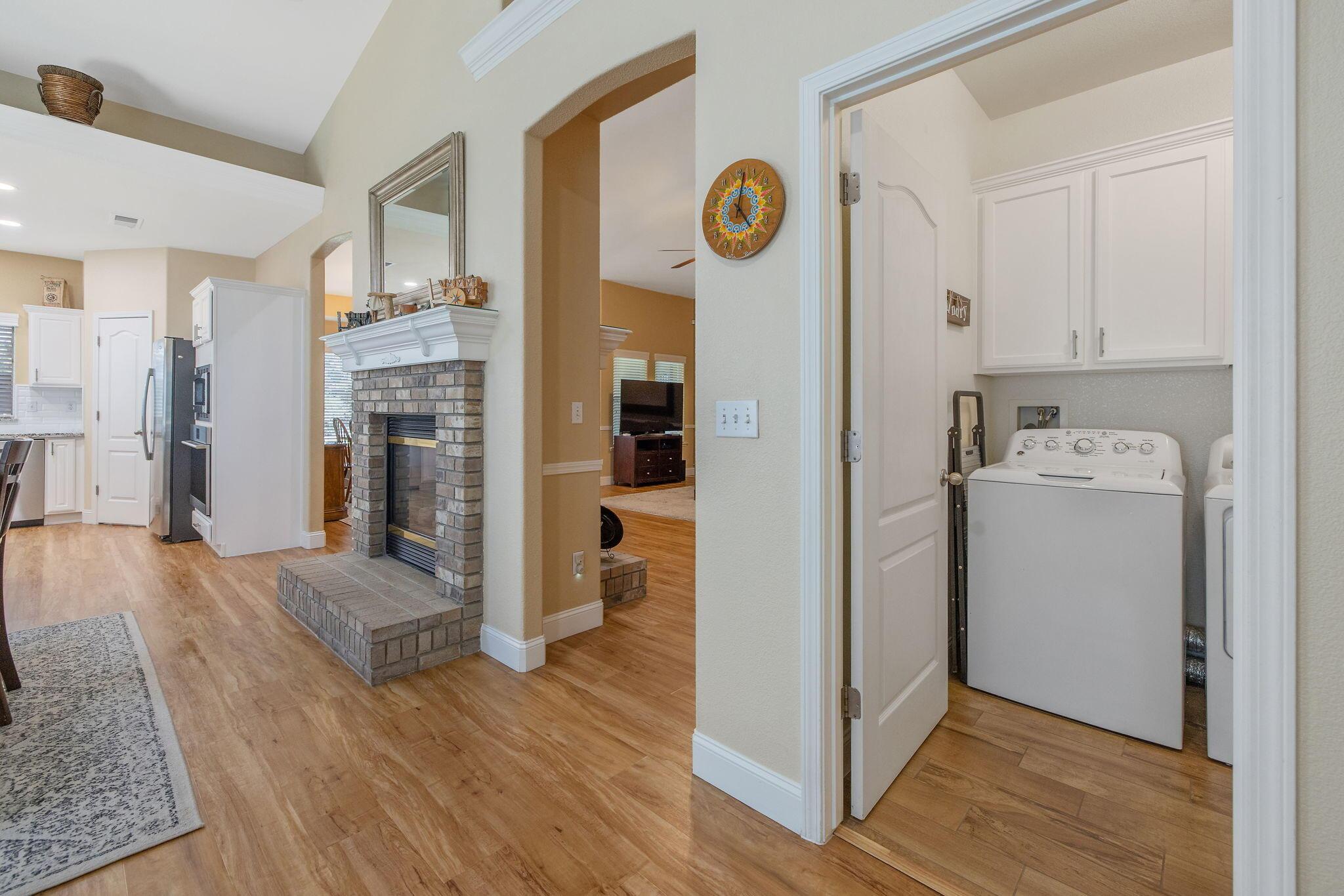 Visalia, California, 93291, United States, 3 Bedrooms Bedrooms, ,2 BathroomsBathrooms,Residential,For Sale,2013807