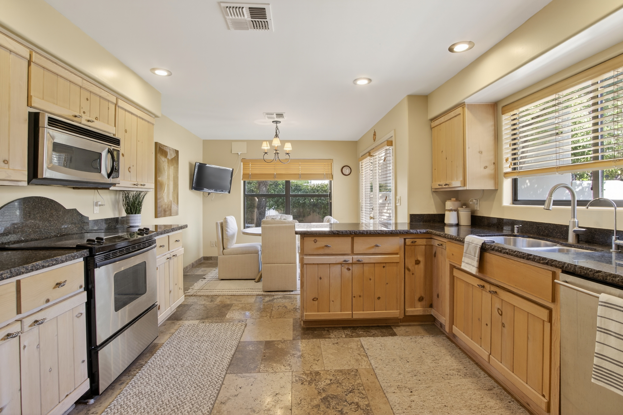 Tempe, Arizona, 85283, United States, 2 Bedrooms Bedrooms, ,Residential,For Sale,1966872