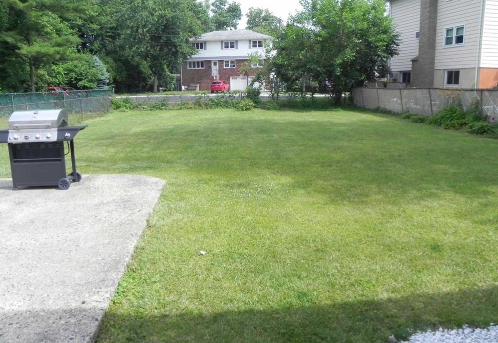 Maywood, New Jersey, 07607, United States, 4 Bedrooms Bedrooms, ,2 BathroomsBathrooms,Residential,For Sale,1872132