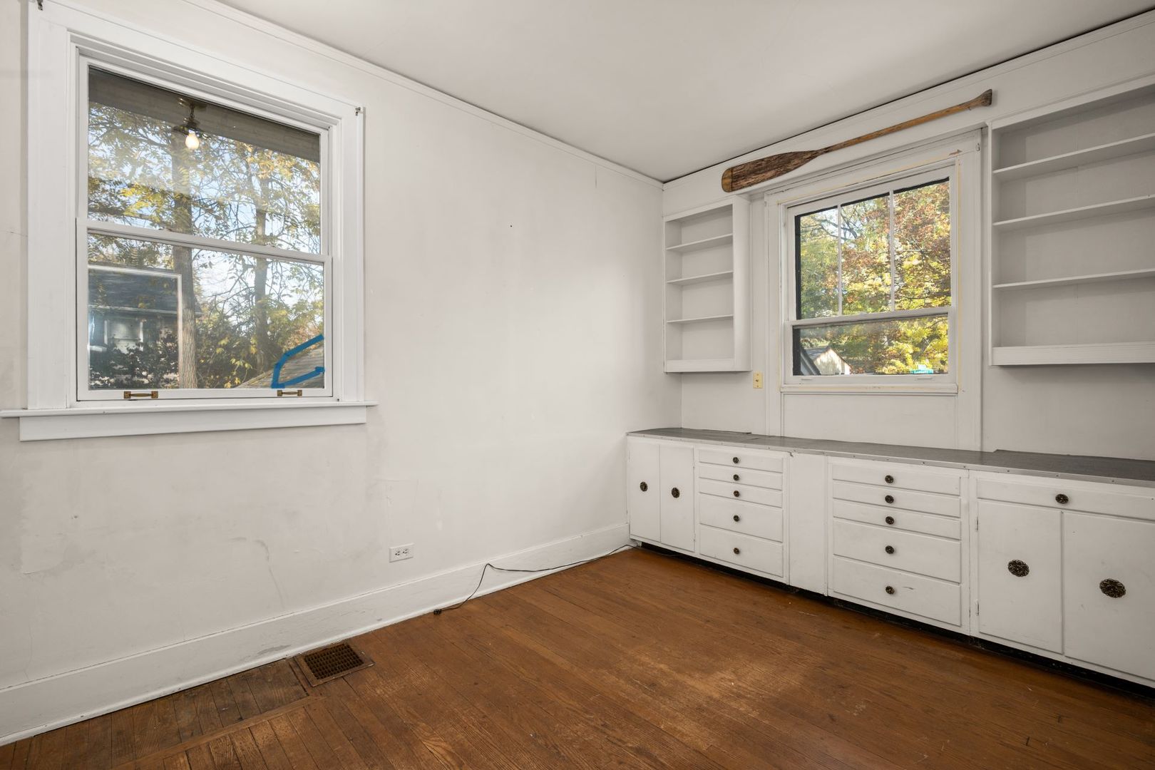 Geneva, Illinois, 60134, United States, 4 Bedrooms Bedrooms, ,2 BathroomsBathrooms,Residential,For Sale,1988364