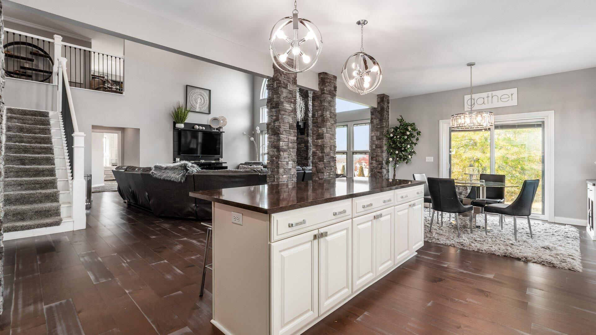 Hebron, Ohio, 43025, United States, 5 Bedrooms Bedrooms, ,5 BathroomsBathrooms,Residential,For Sale,1988631