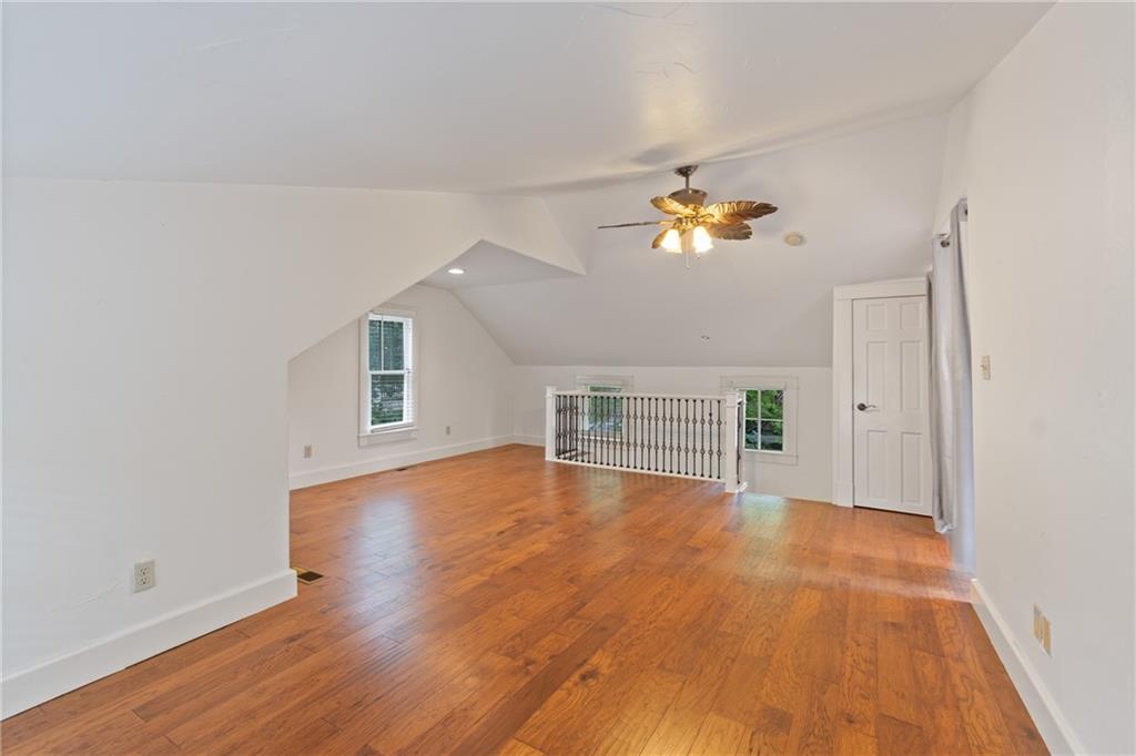 Eureka Springs, Arkansas, 752632, United States, 2 Bedrooms Bedrooms, ,3 BathroomsBathrooms,Residential,For Sale,1980182