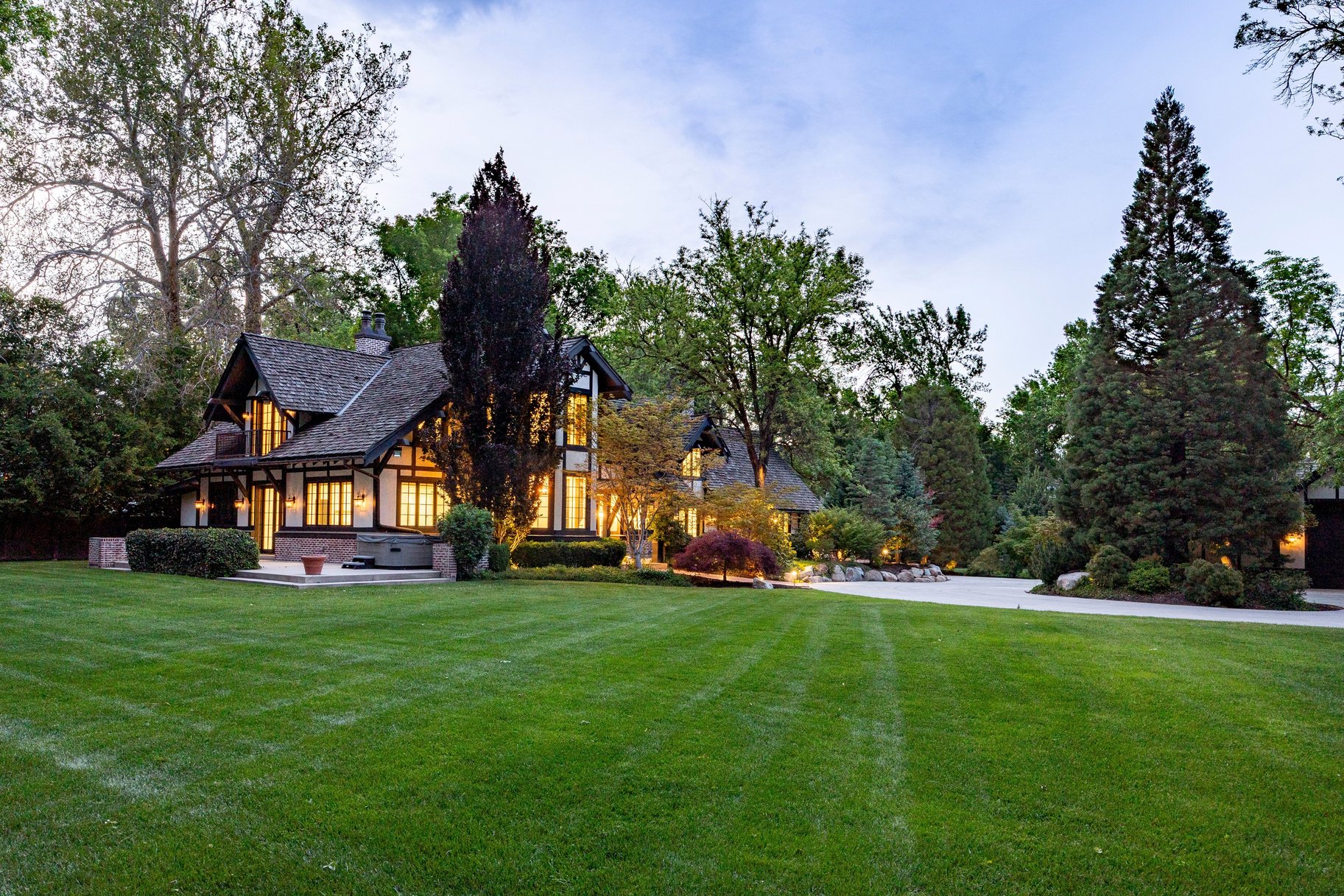  Stunning Tudor Estate in Premier Walker Lane Neighborhood - 物件實景
